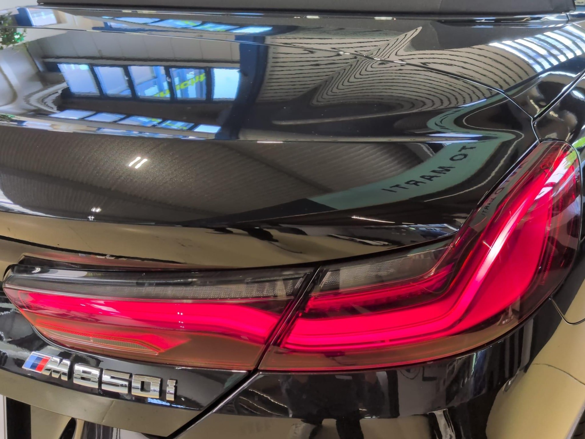 BMW M850i xDrive Cabriolet-image-6