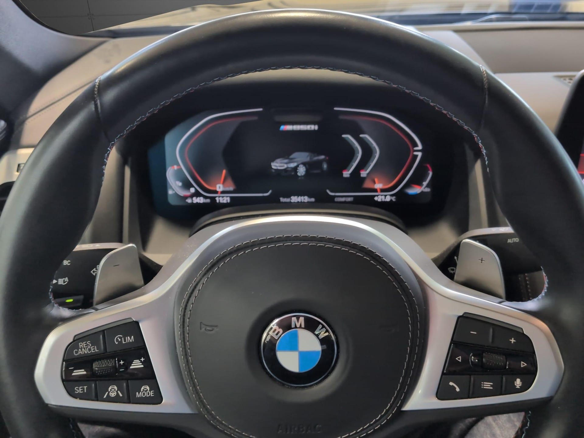 BMW M850i xDrive Cabriolet-image-12