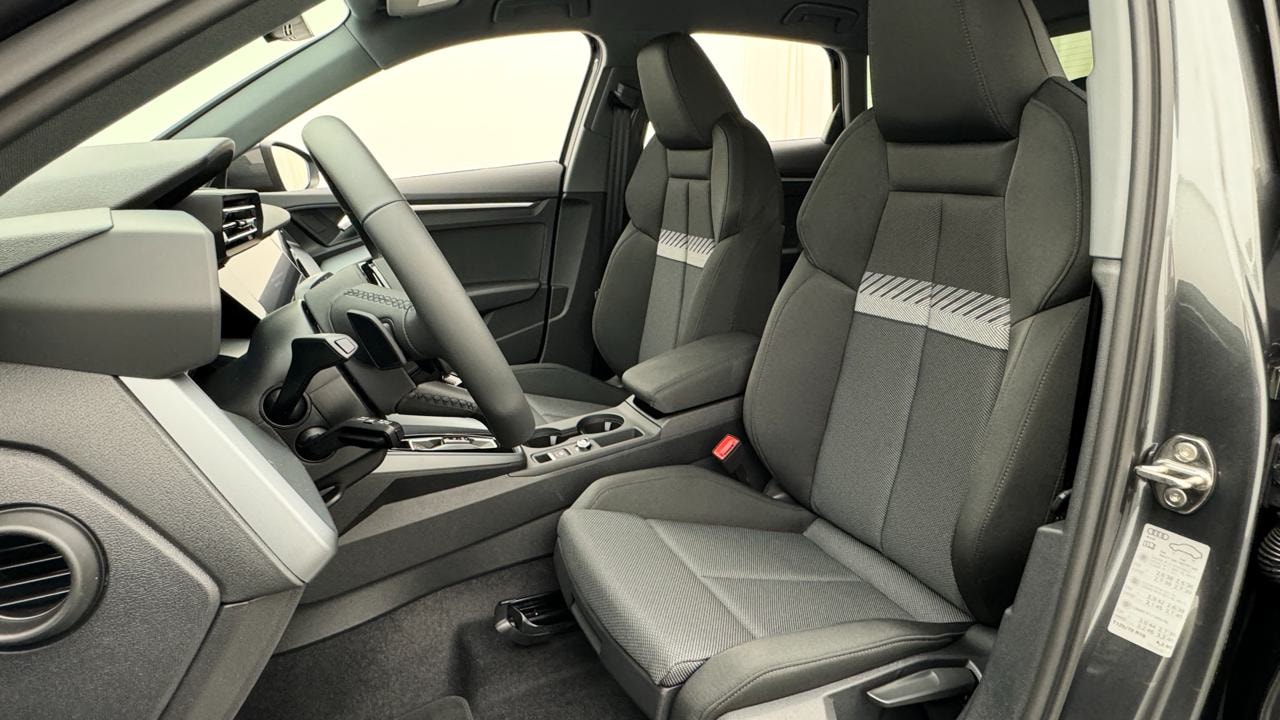AUDI A3 Sportback TFSI 150 kW quattro S line S tronic-image-4