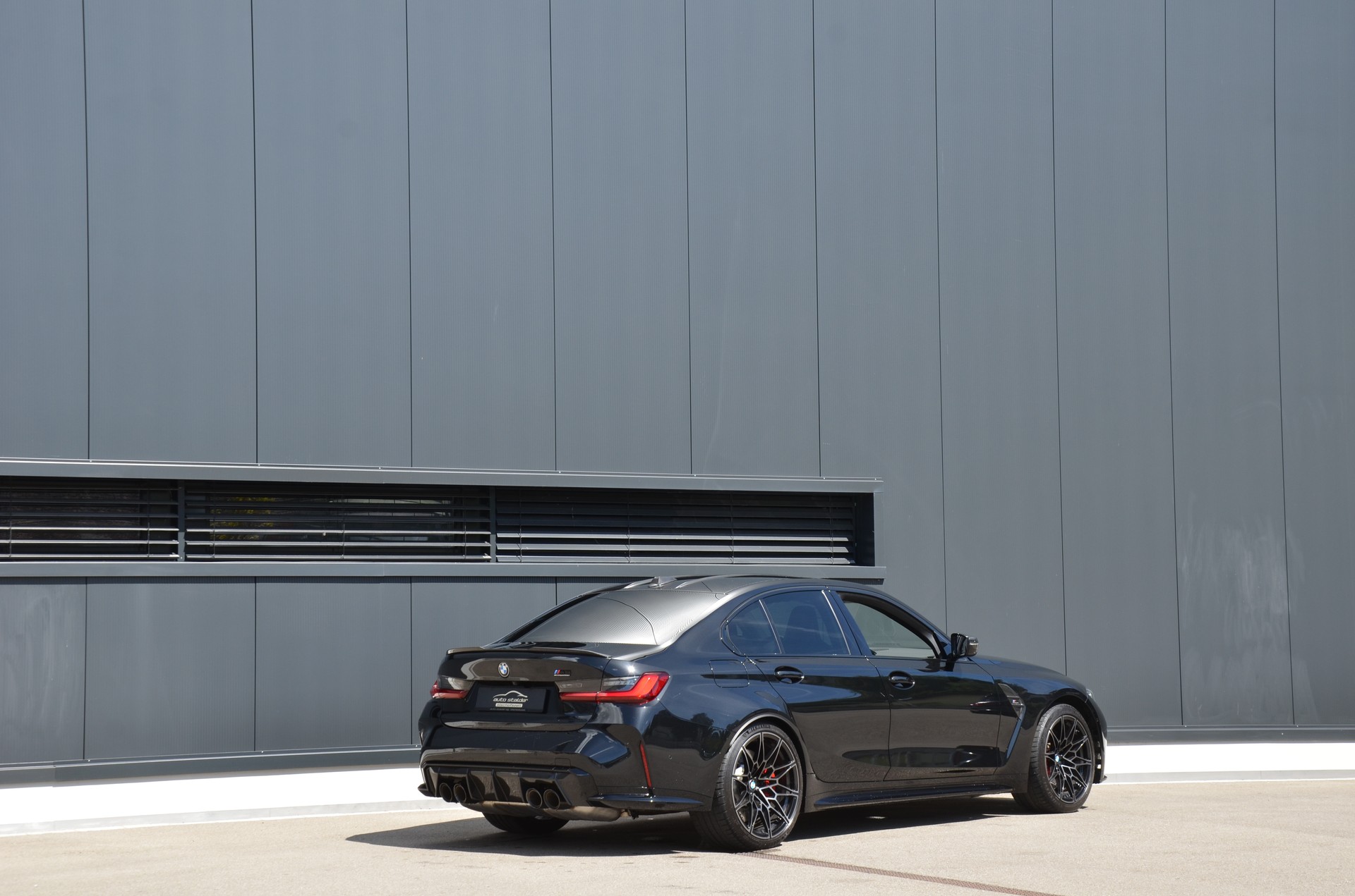 BMW M3 Competition M xDrive-showroom-element-2
