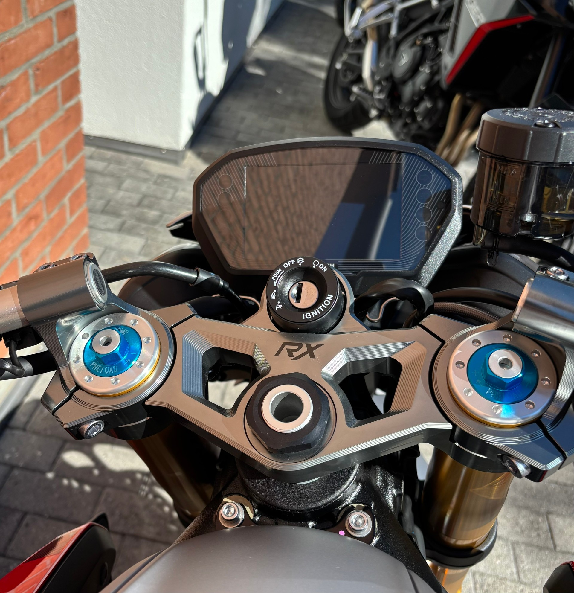 TRIUMPH Street Triple RX-image-5