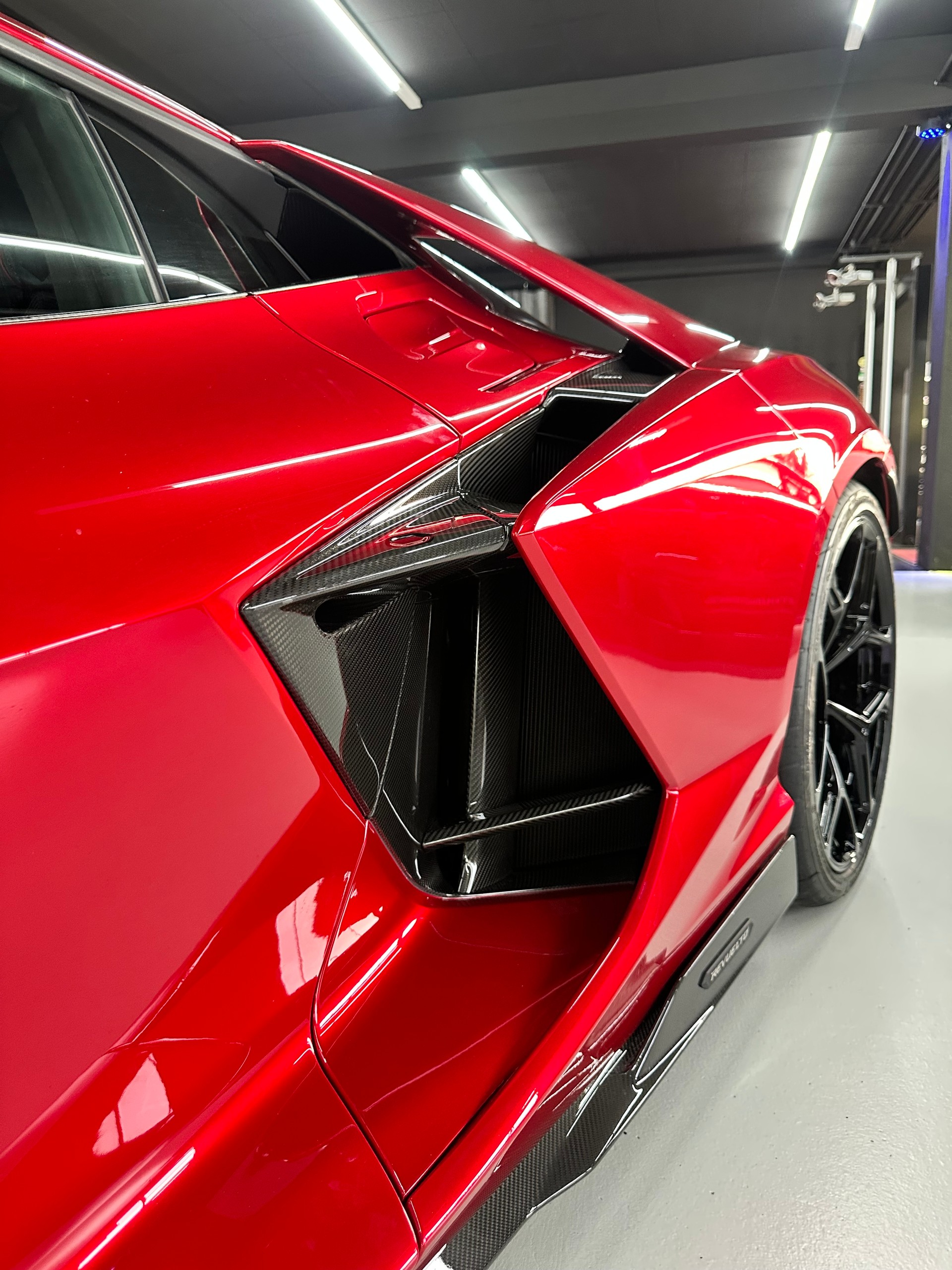 LAMBORGHINI REVUELTO Coupé 6.5-image-11