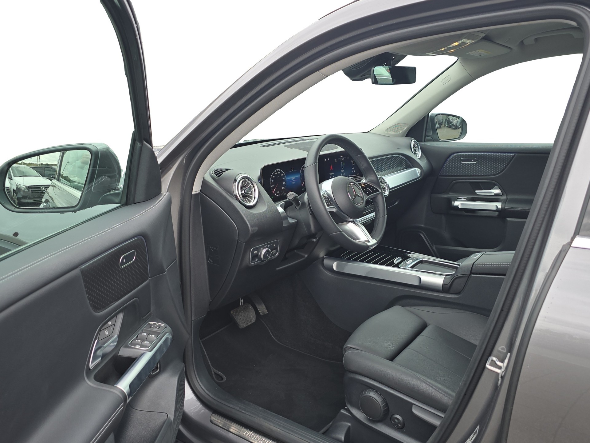 MERCEDES-BENZ GLB 220 4Matic 8G-Tronic-image-6