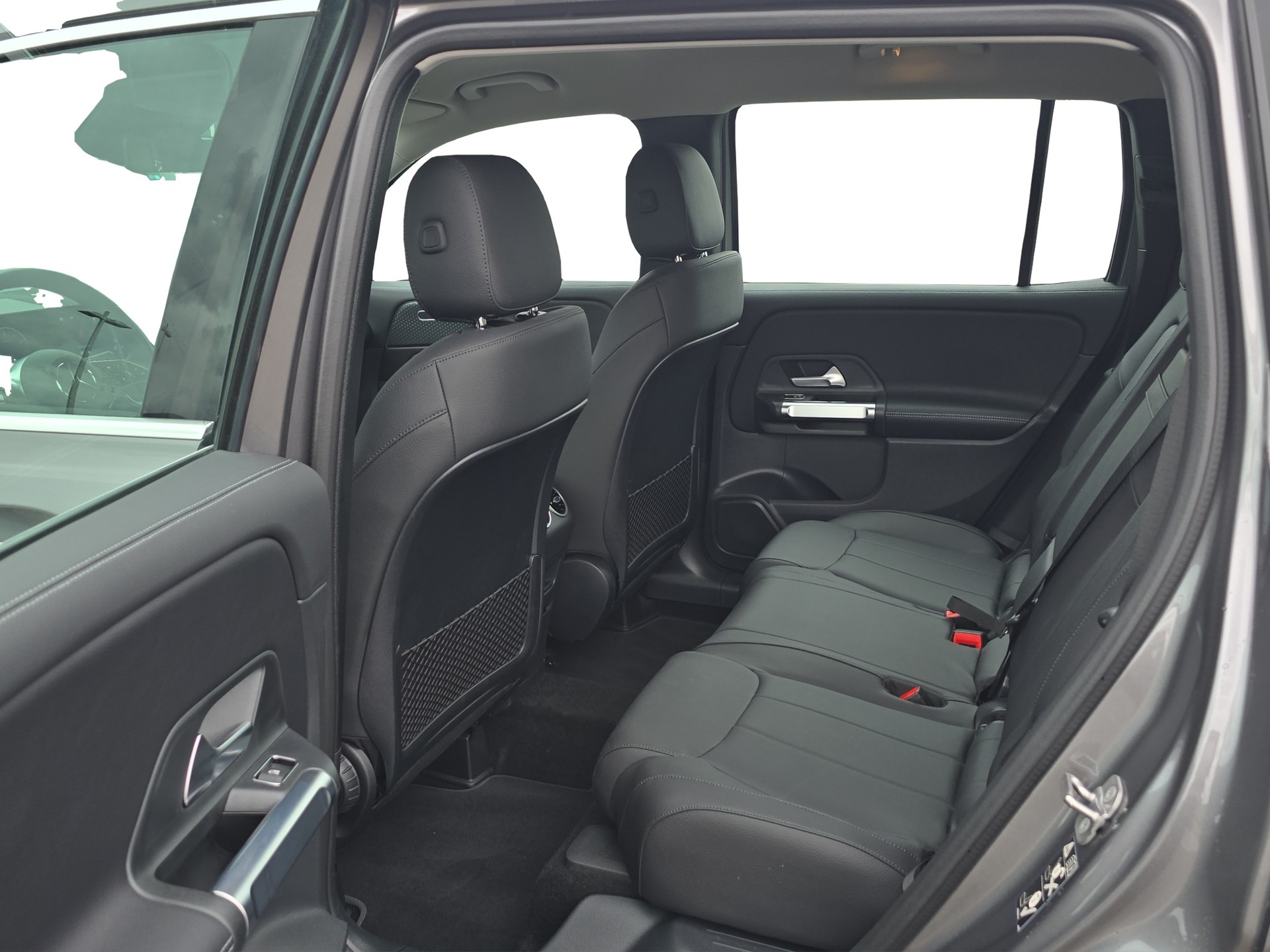 MERCEDES-BENZ GLB 220 4Matic 8G-Tronic-image-9