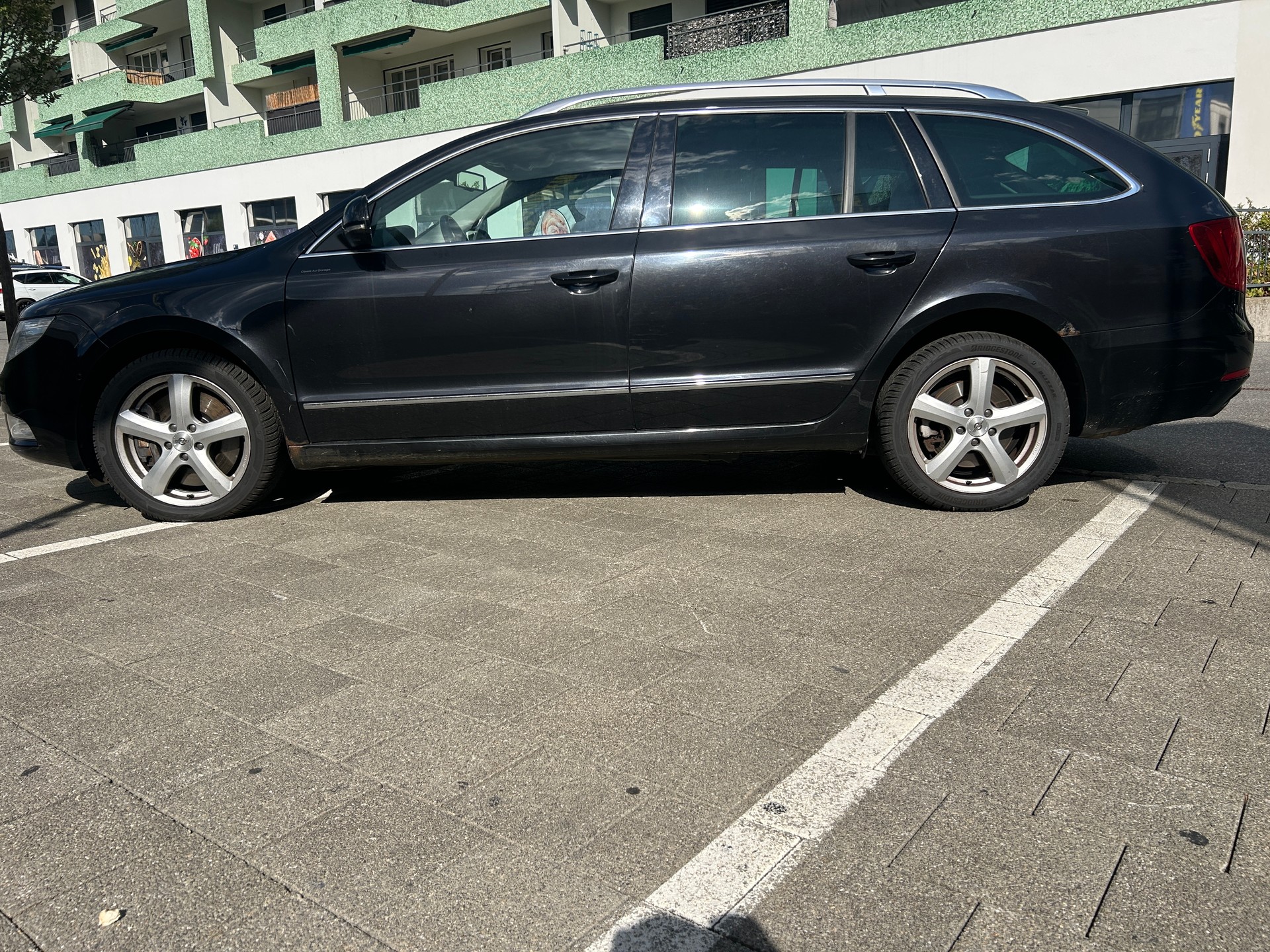 SKODA Superb Combi 3.6 FSI AllDrive 4x4 DSG-image-2