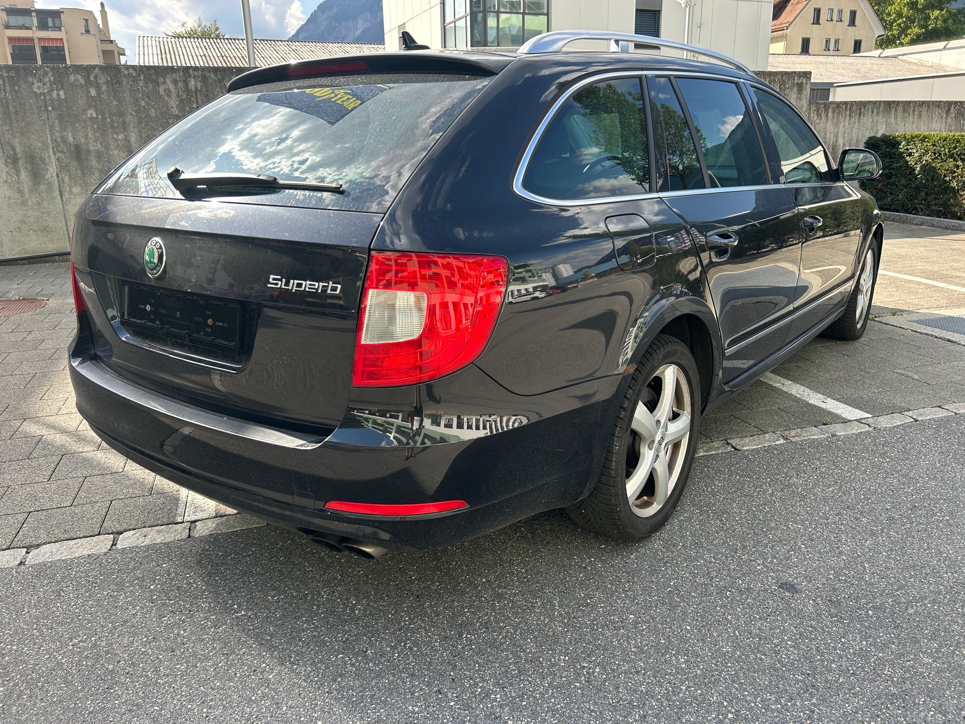 SKODA Superb Combi 3.6 FSI AllDrive 4x4 DSG-image-5