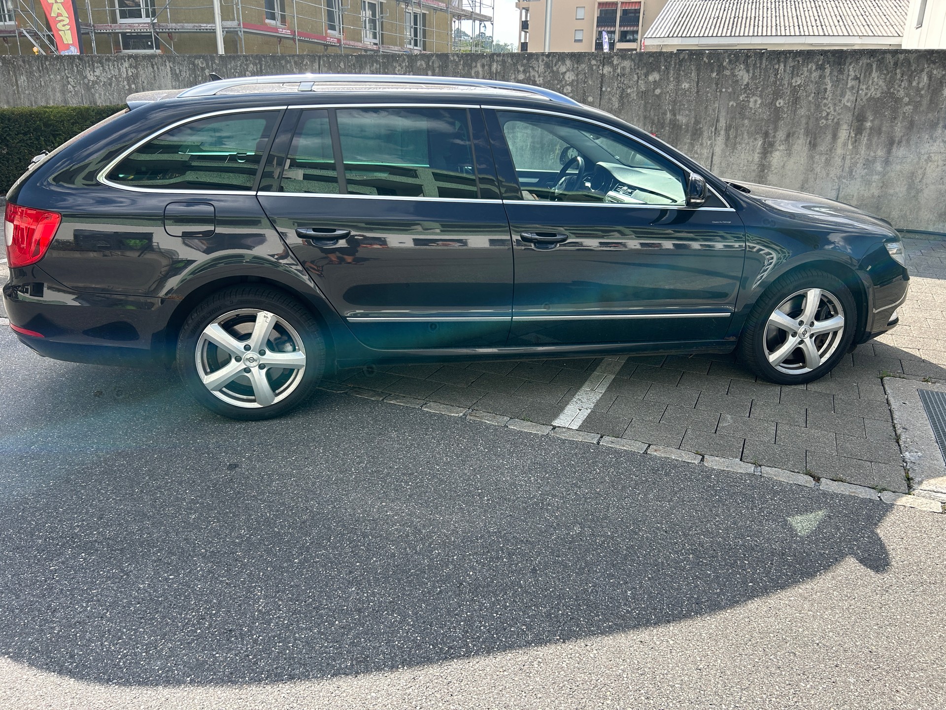 SKODA Superb Combi 3.6 FSI AllDrive 4x4 DSG-image-6
