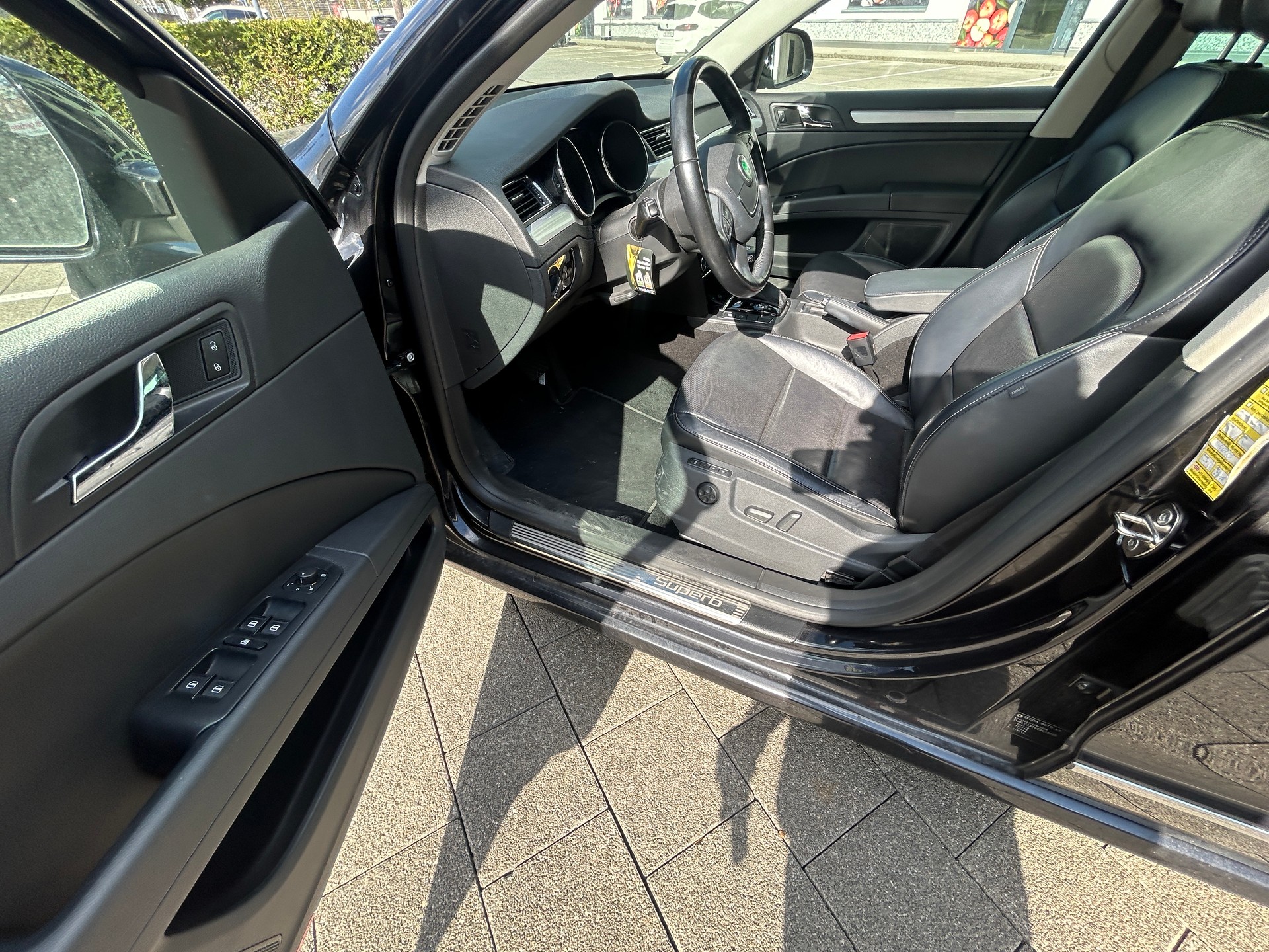 SKODA Superb Combi 3.6 FSI AllDrive 4x4 DSG-image-10