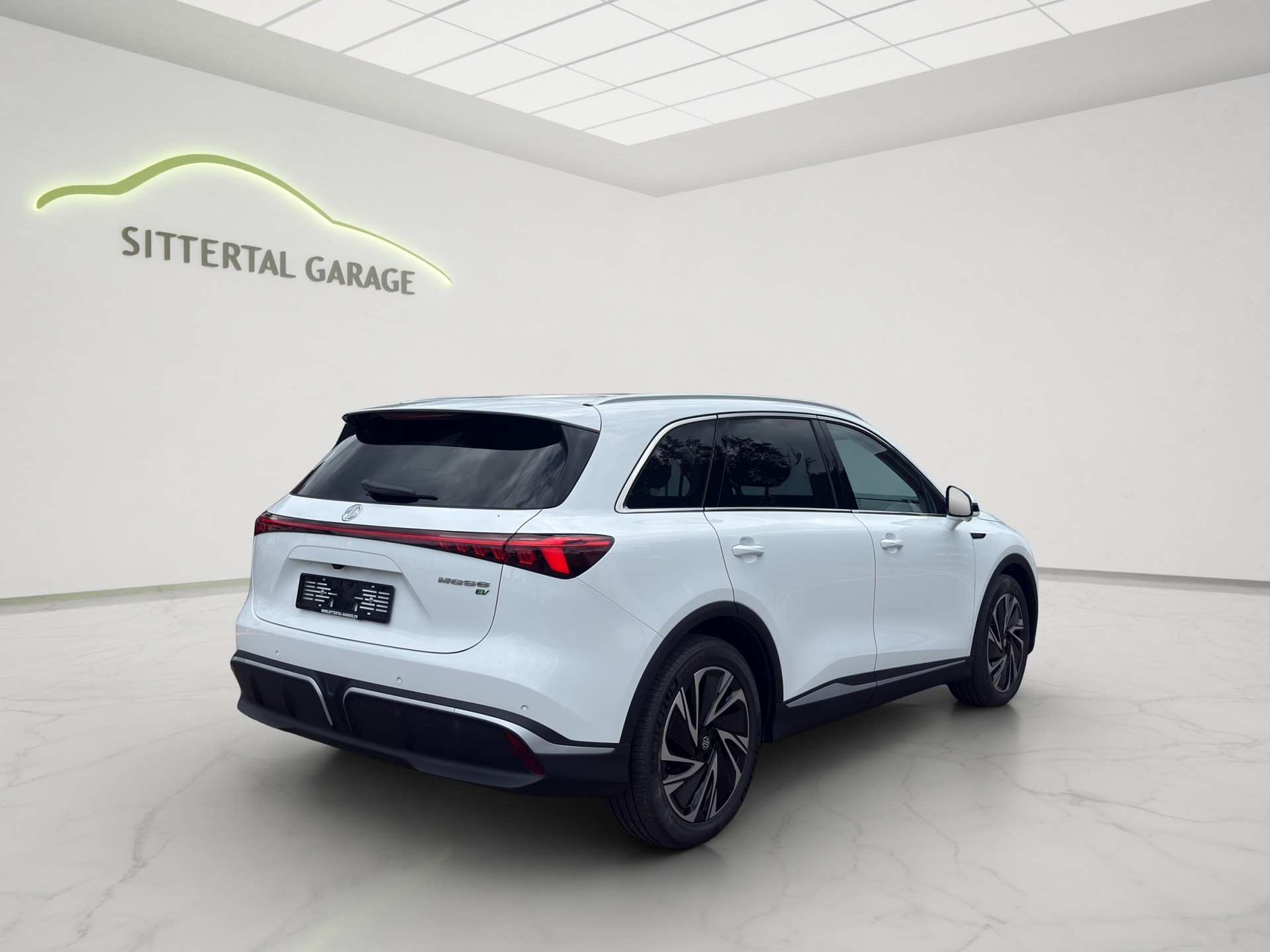 MG S6 EV 77kWh Luxury AWD-image-4