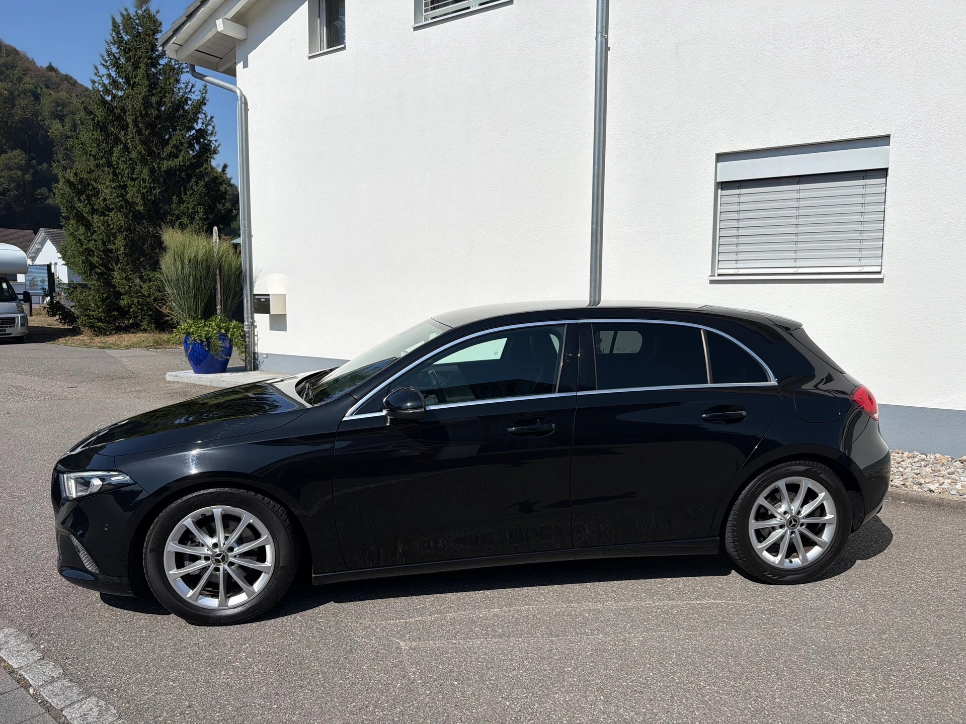 MERCEDES-BENZ A 180 Progressive 7G-DCT-image-11
