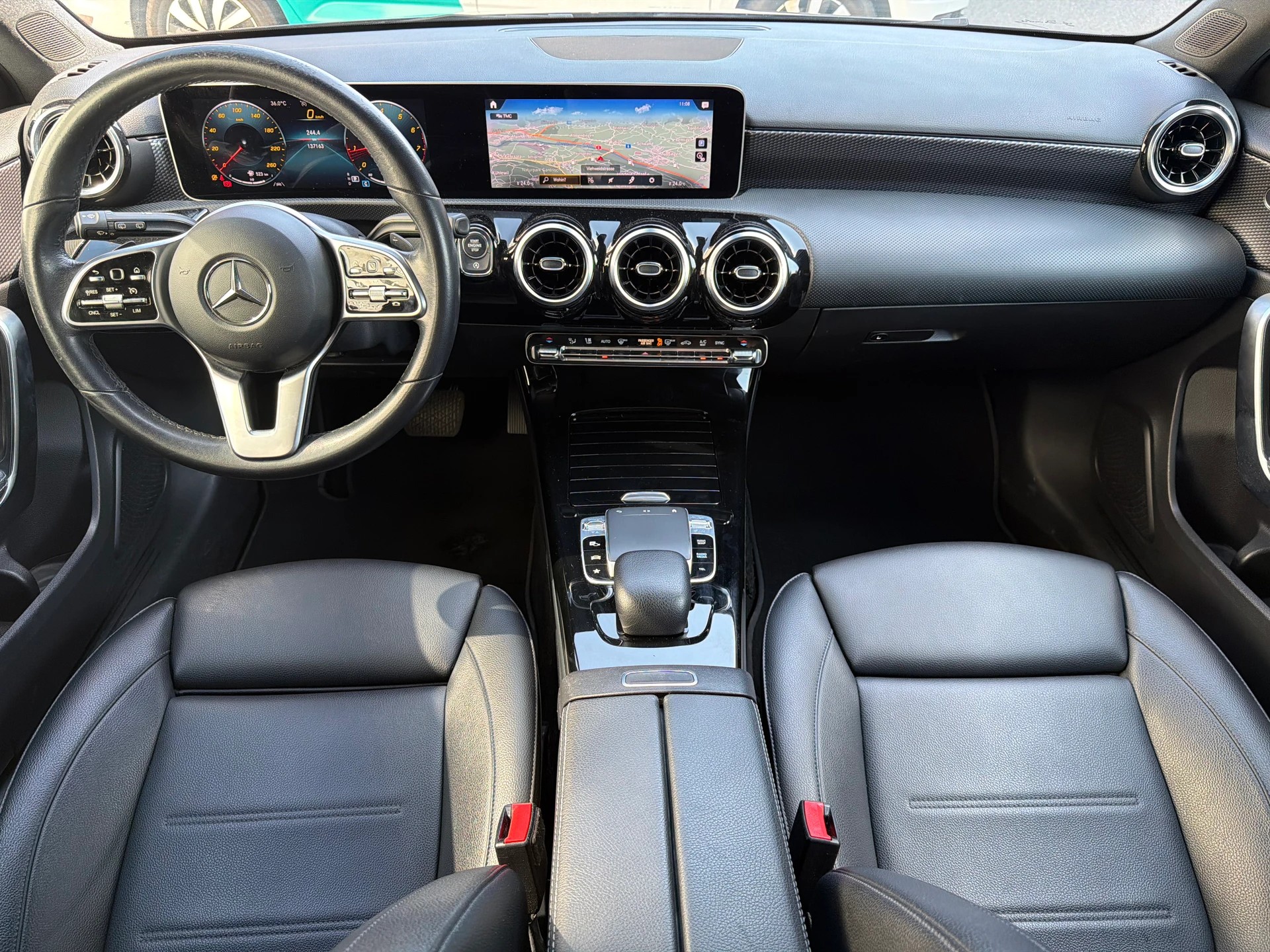 MERCEDES-BENZ A 180 Progressive 7G-DCT-image-18