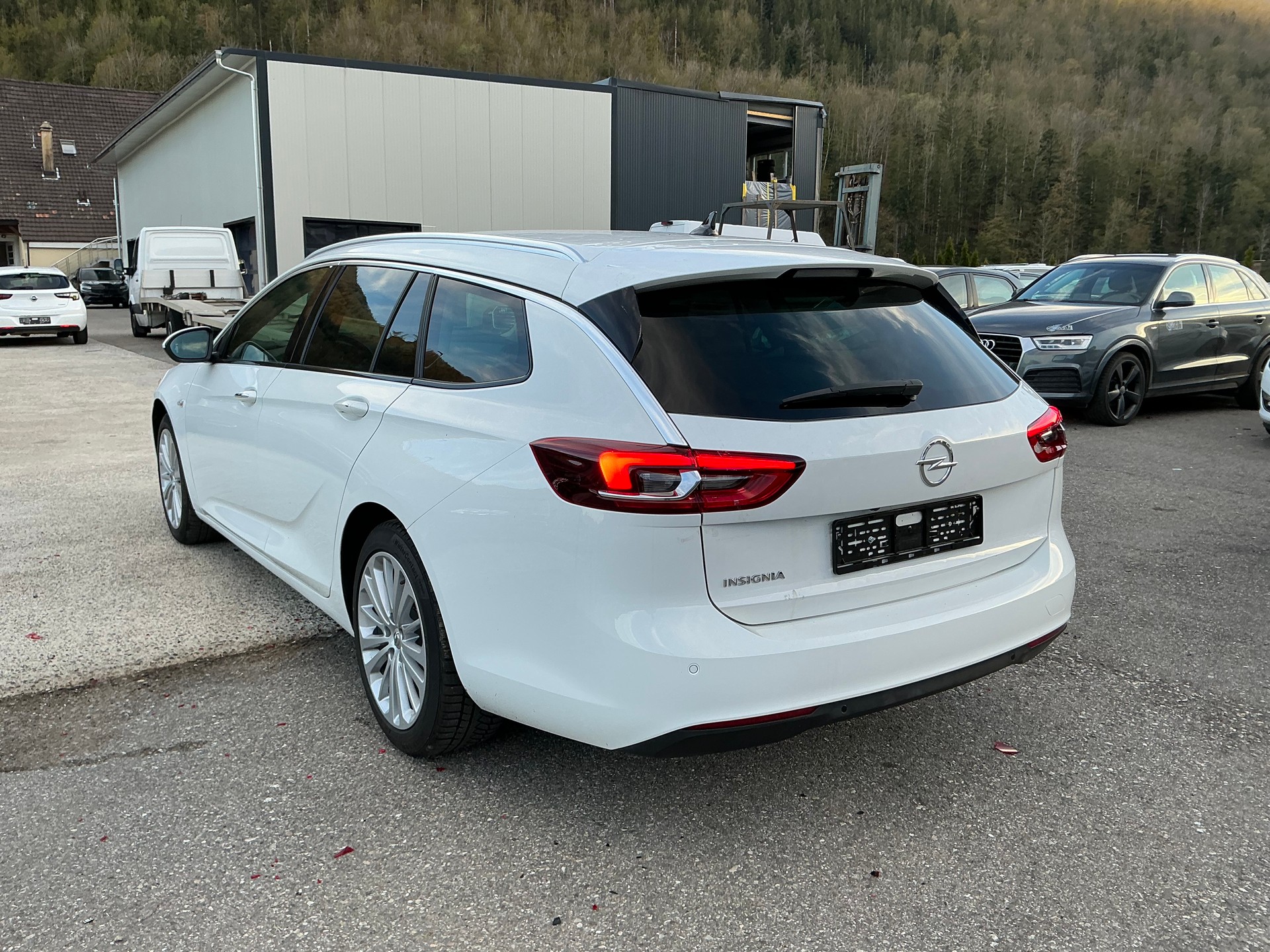 OPEL Insignia 1.6 CDTI Sports Tourer Excellence Automatic-image-3