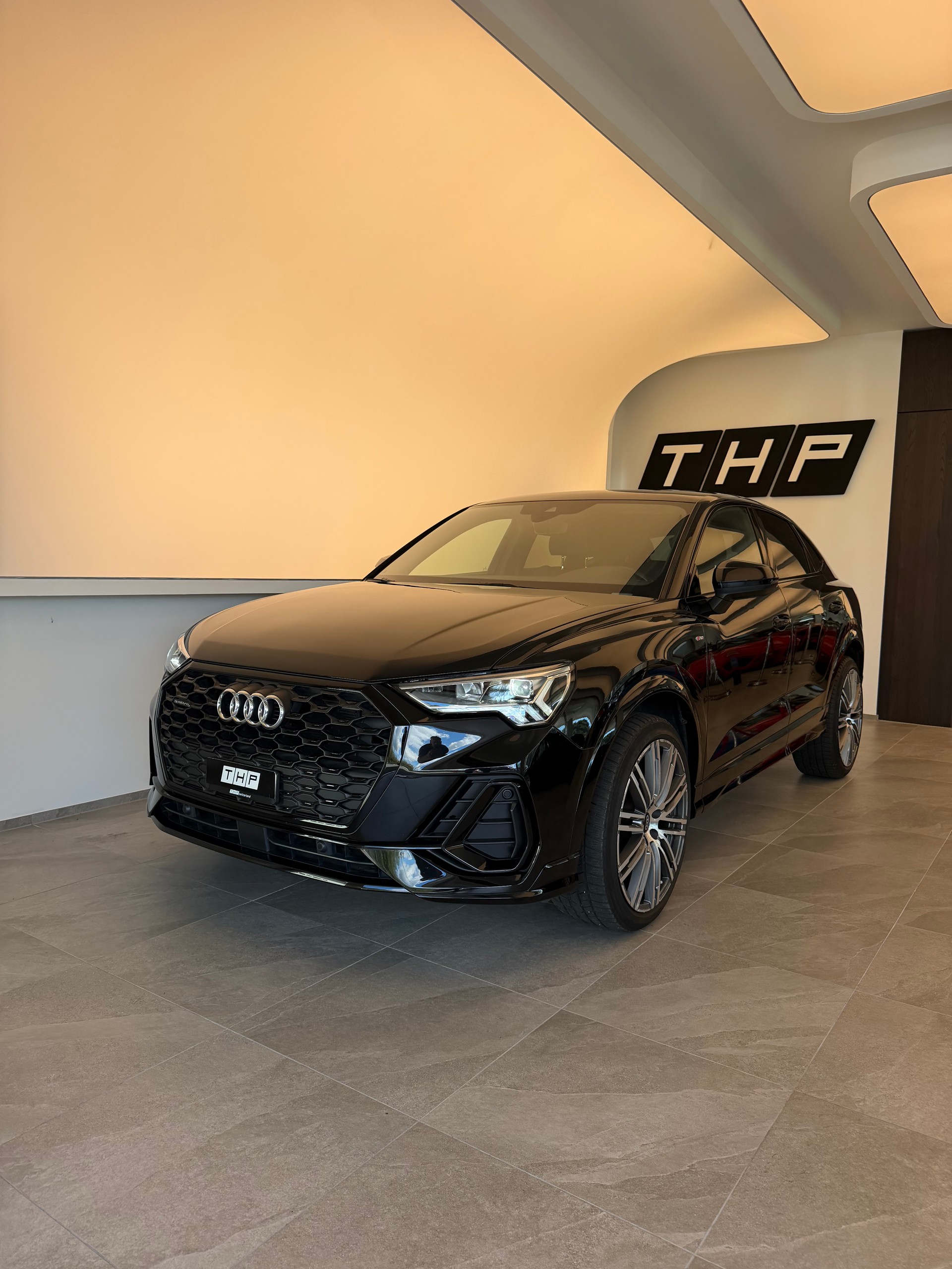 AUDI Q3 Sportback 45 TFSI S line quattro S-tronic-image-5
