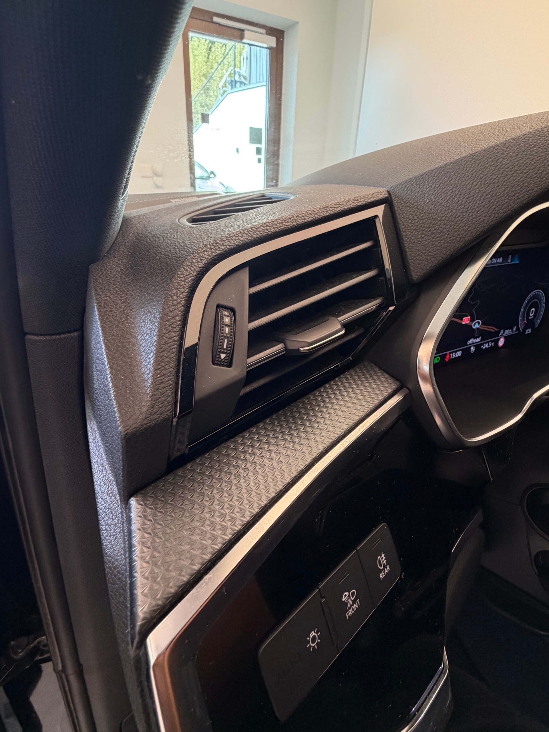 AUDI Q3 Sportback 45 TFSI S line quattro S-tronic-image-12