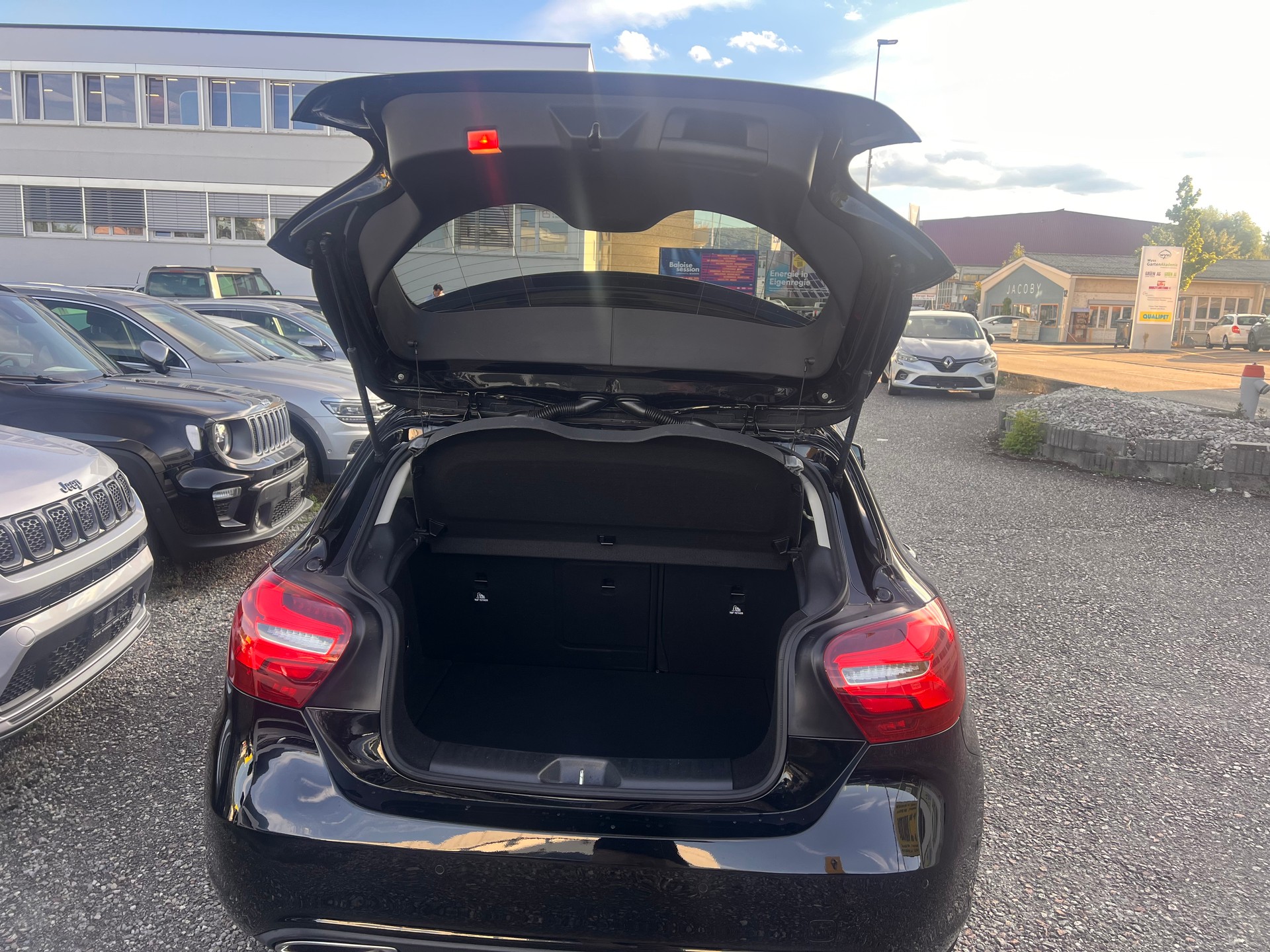 MERCEDES-BENZ A 180 Night Star 7G-DCT-image-6
