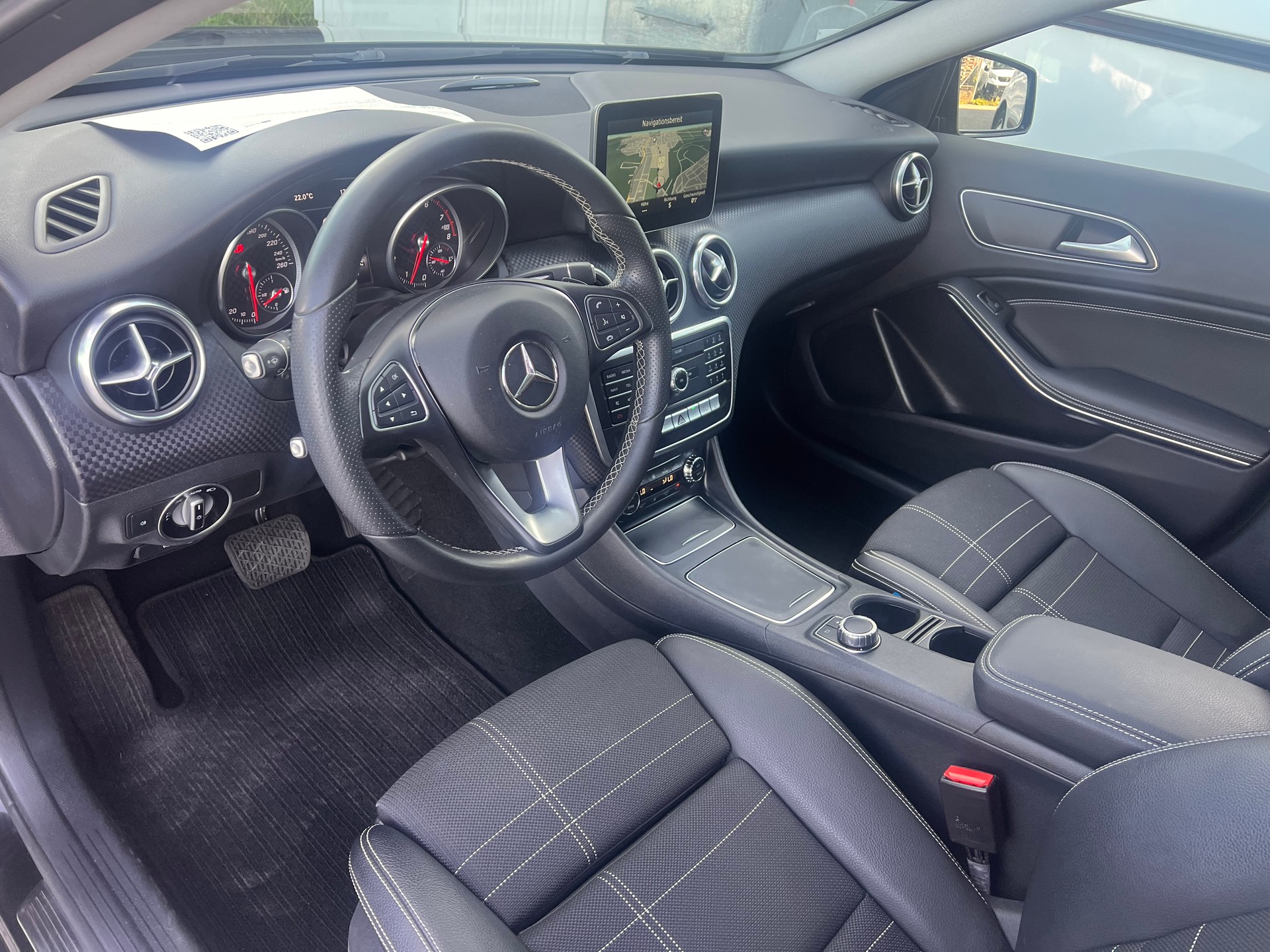 MERCEDES-BENZ A 180 Night Star 7G-DCT-image-9
