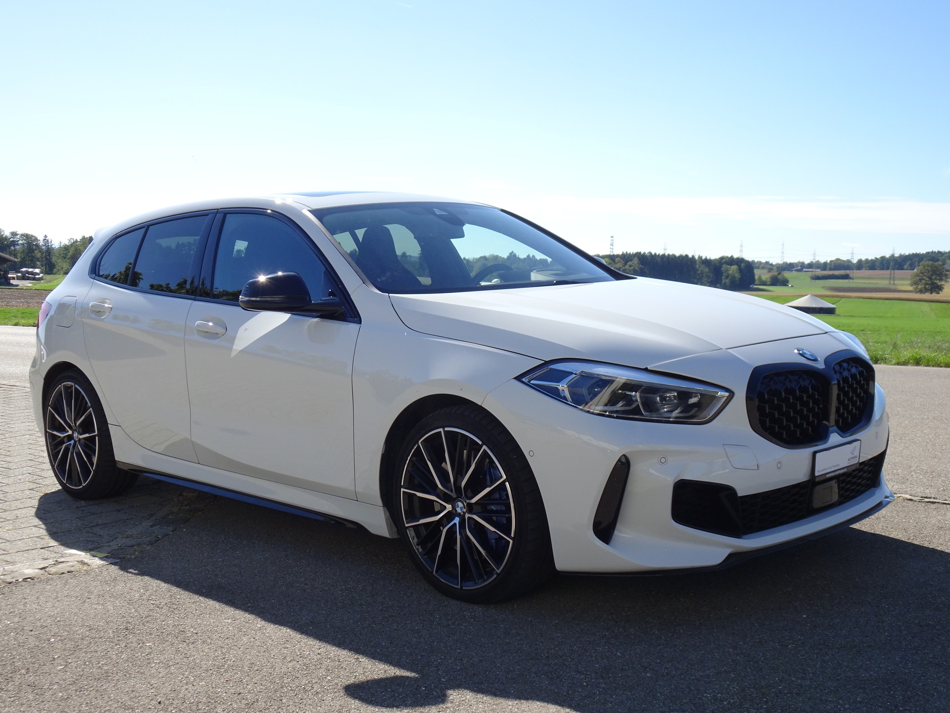 BMW M135i xDrive Steptronic-image-5