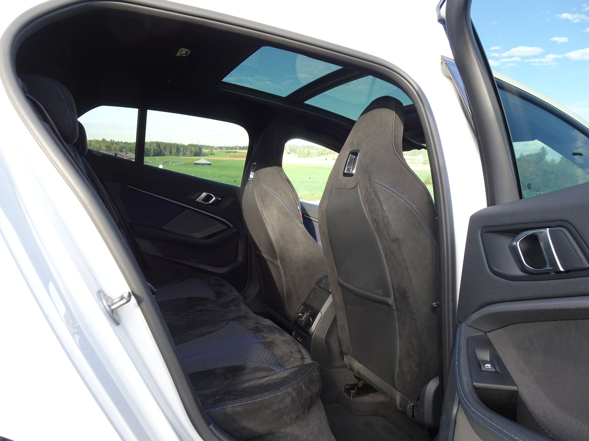 BMW M135i xDrive Steptronic-image-9