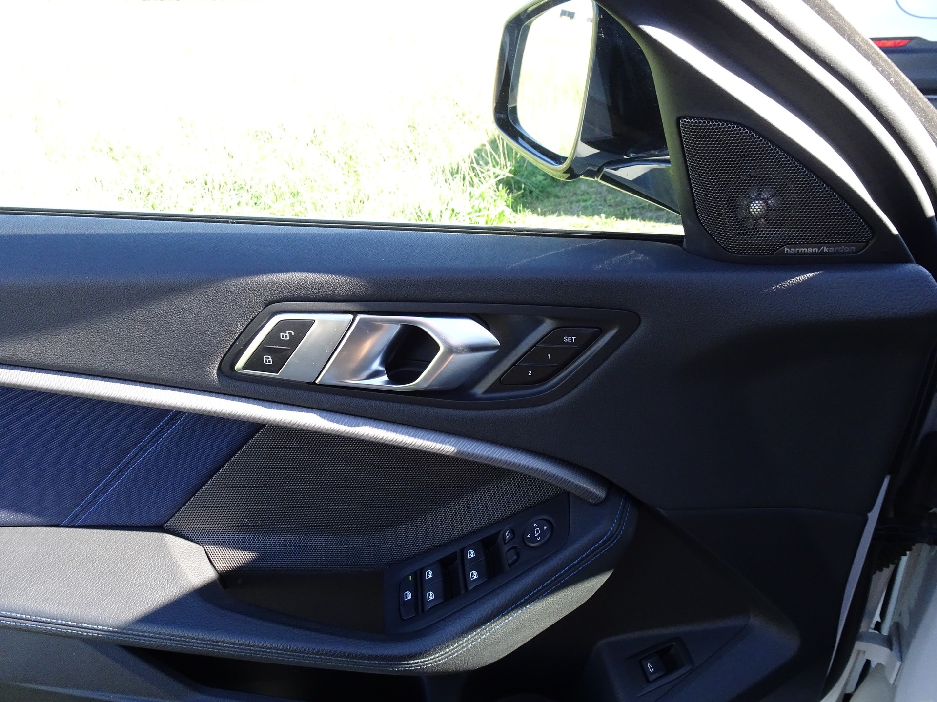 BMW M135i xDrive Steptronic-image-12