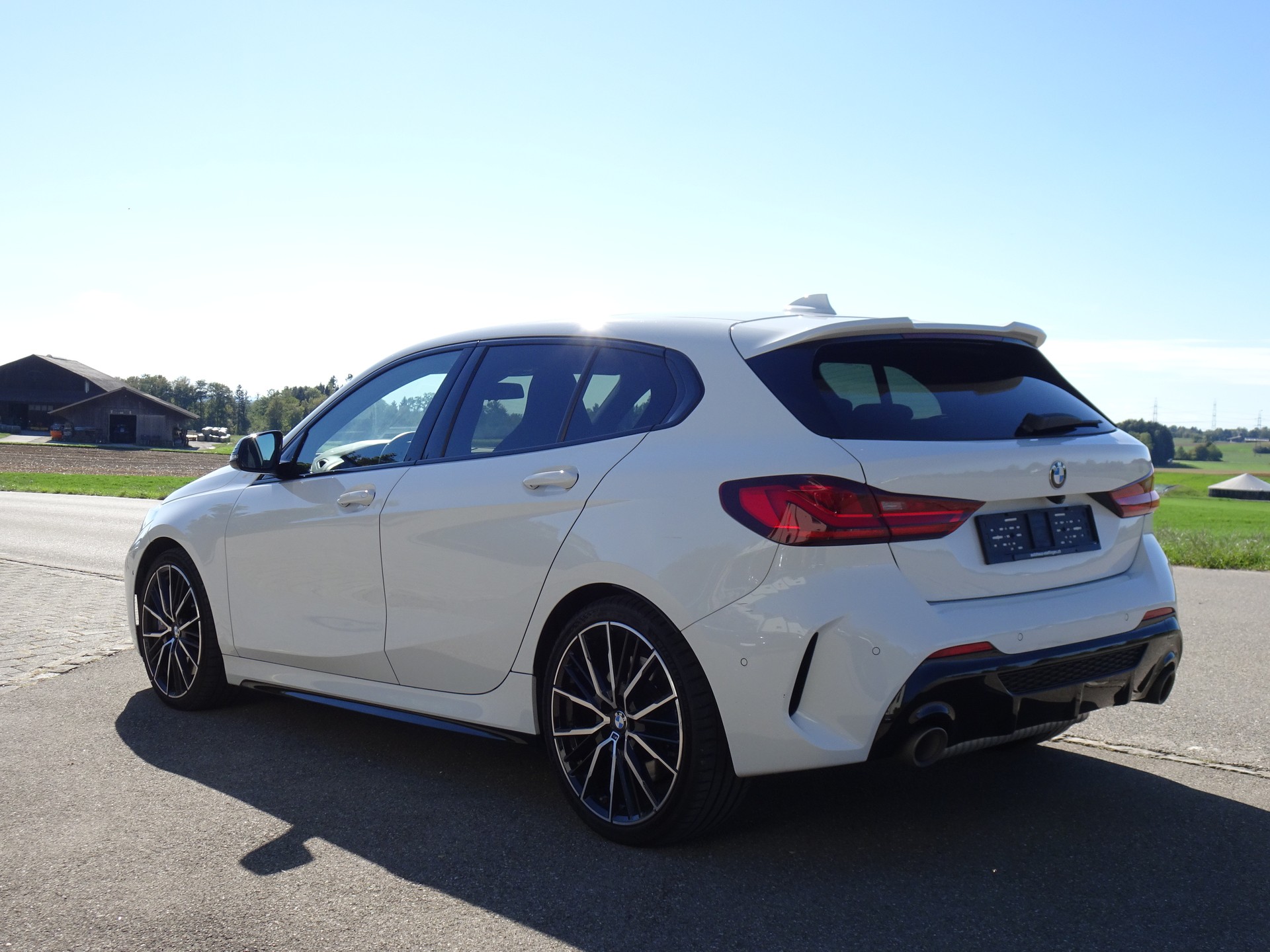 BMW M135i xDrive Steptronic-image-2
