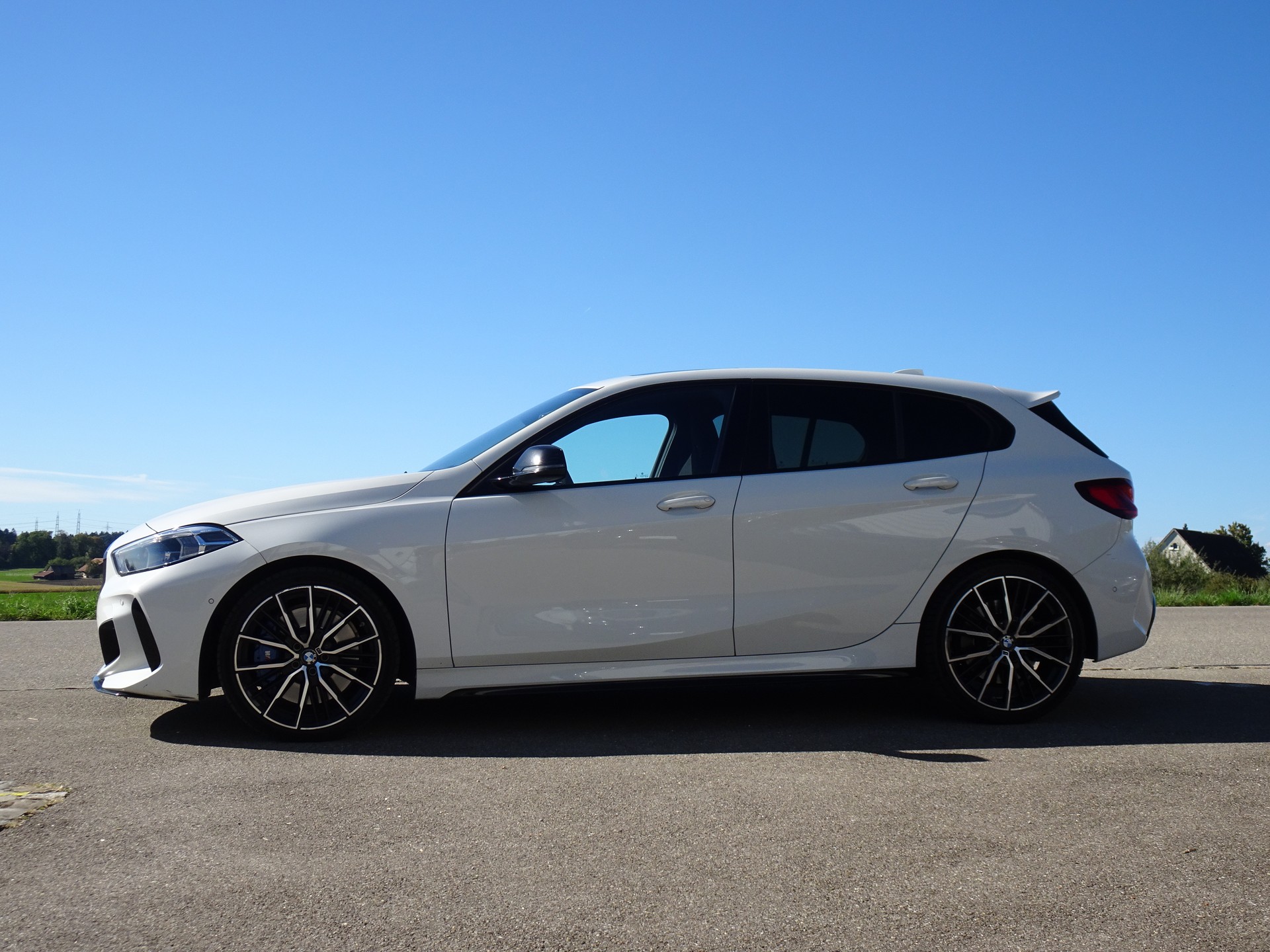 BMW M135i xDrive Steptronic-image-1