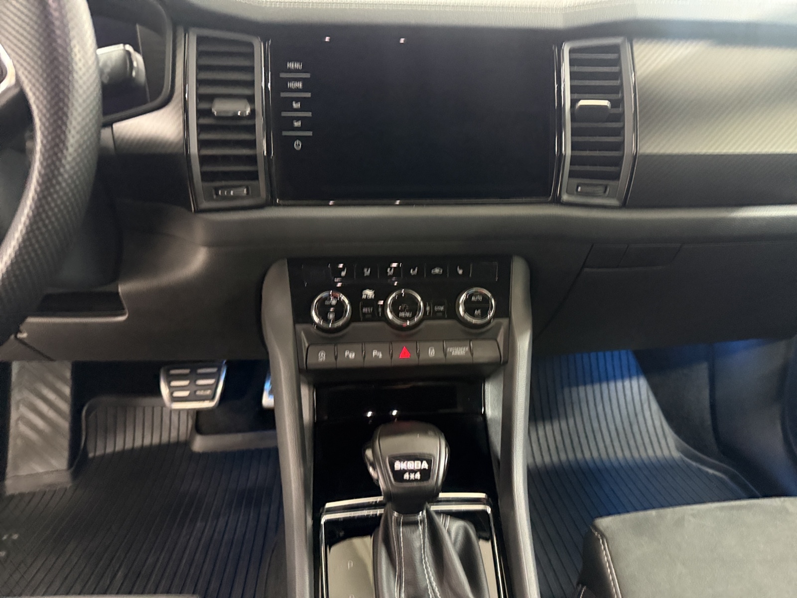 SKODA Kodiaq 2.0 TSI 4x4 SportLine-image-10
