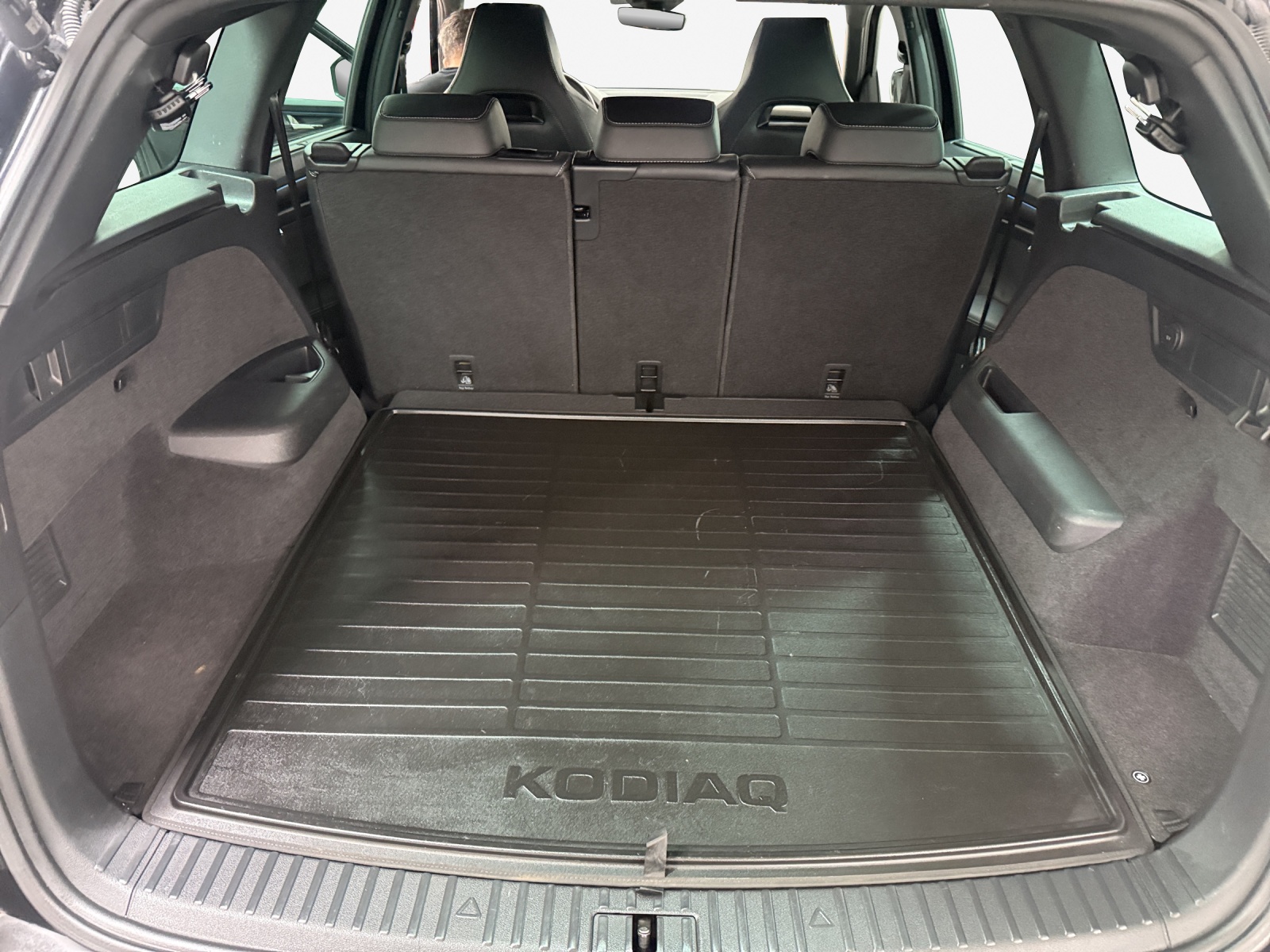 SKODA Kodiaq 2.0 TSI 4x4 SportLine-image-12