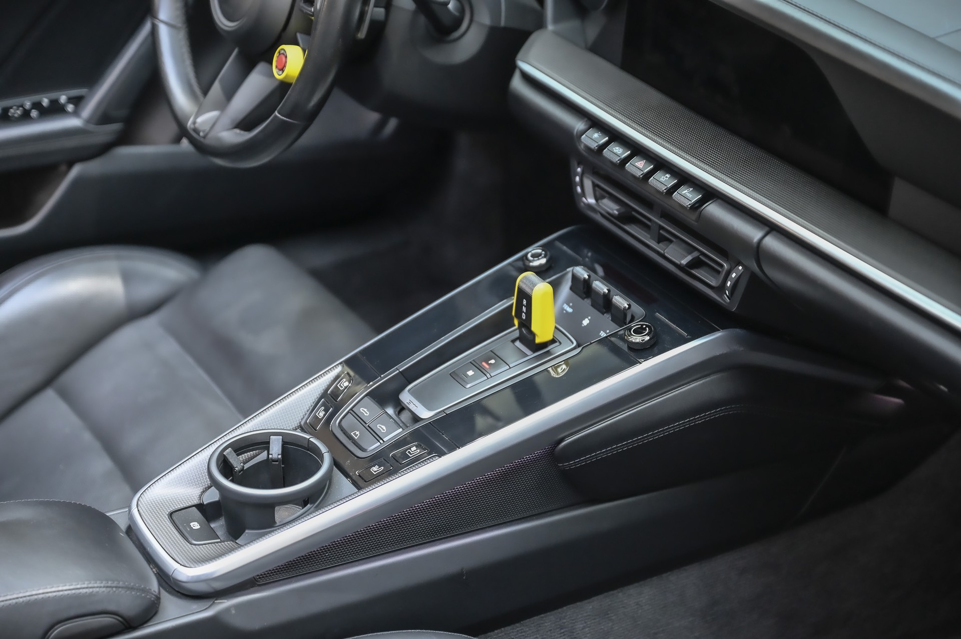 PORSCHE 911 Turbo S Cabriolet PDK-image-30