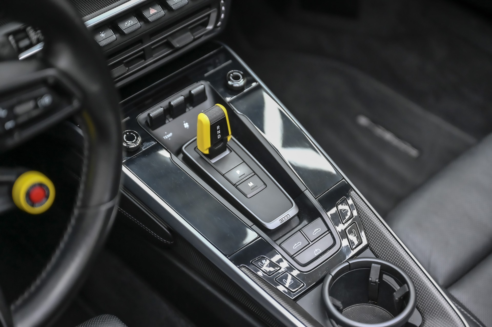 PORSCHE 911 Turbo S Cabriolet PDK-image-22