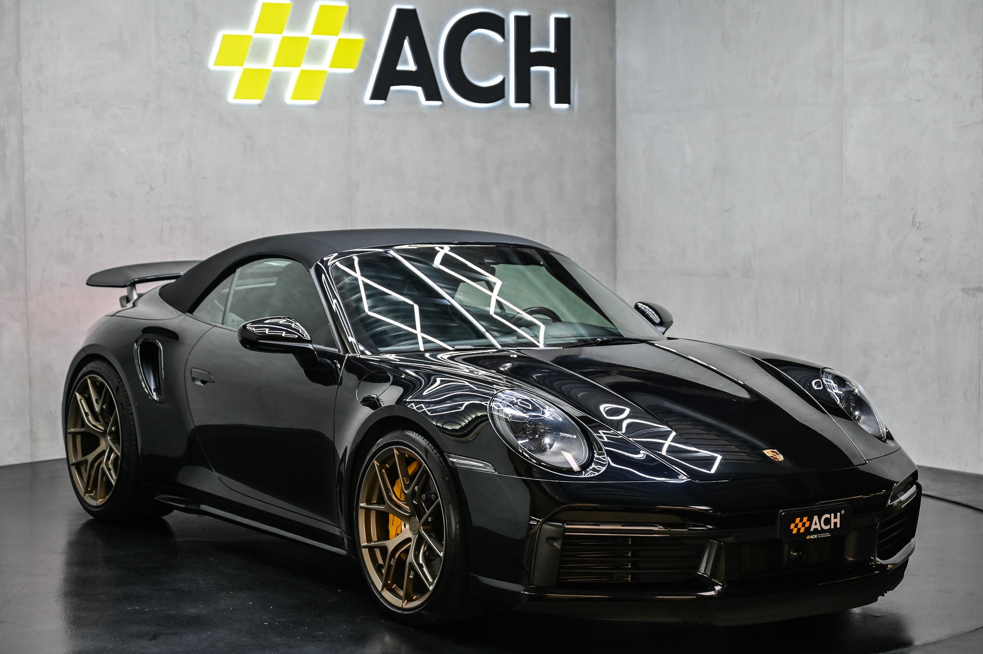 PORSCHE 911 Turbo S Cabriolet PDK-showroom-element-3