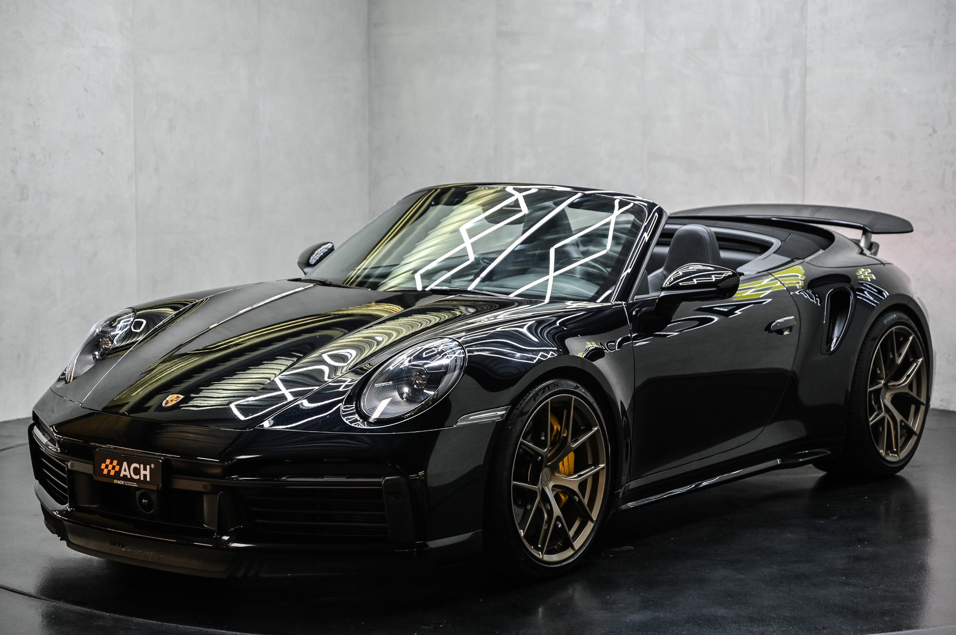PORSCHE 911 Turbo S Cabriolet PDK-showroom-element-2