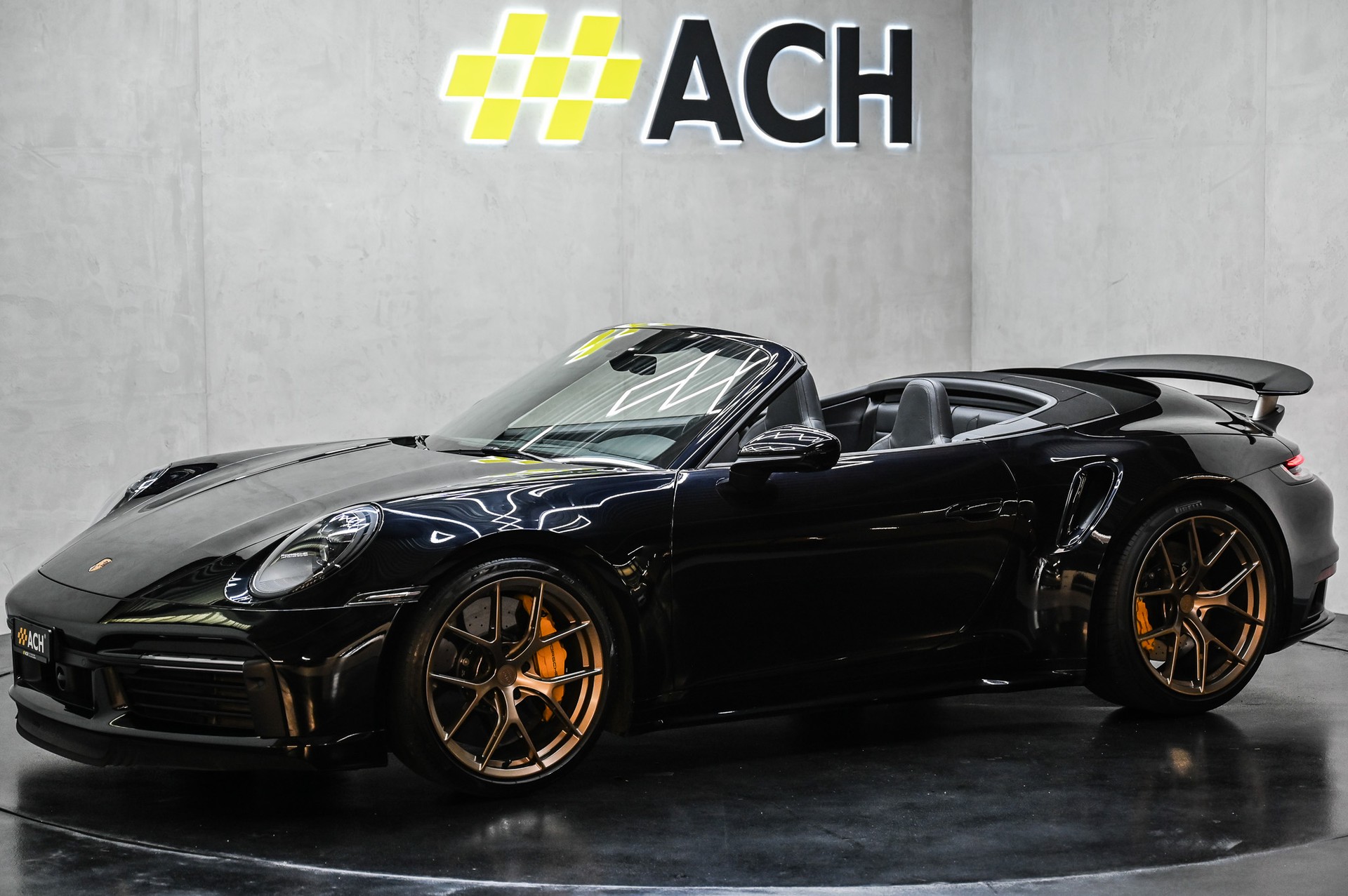 PORSCHE 911 Turbo S Cabriolet PDK-image-6