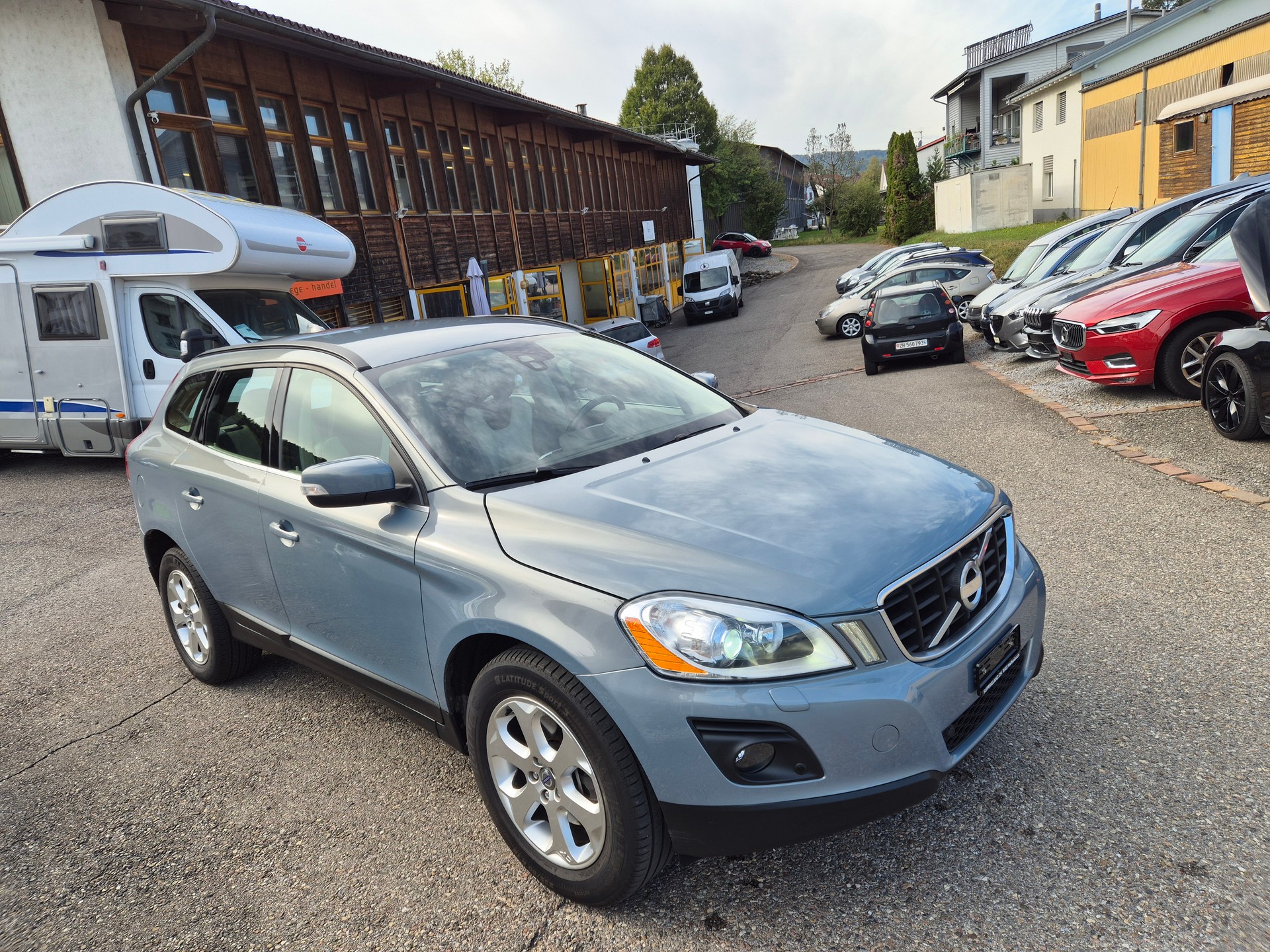 VOLVO XC60 D5 AWD Summum Geartronic-image-1