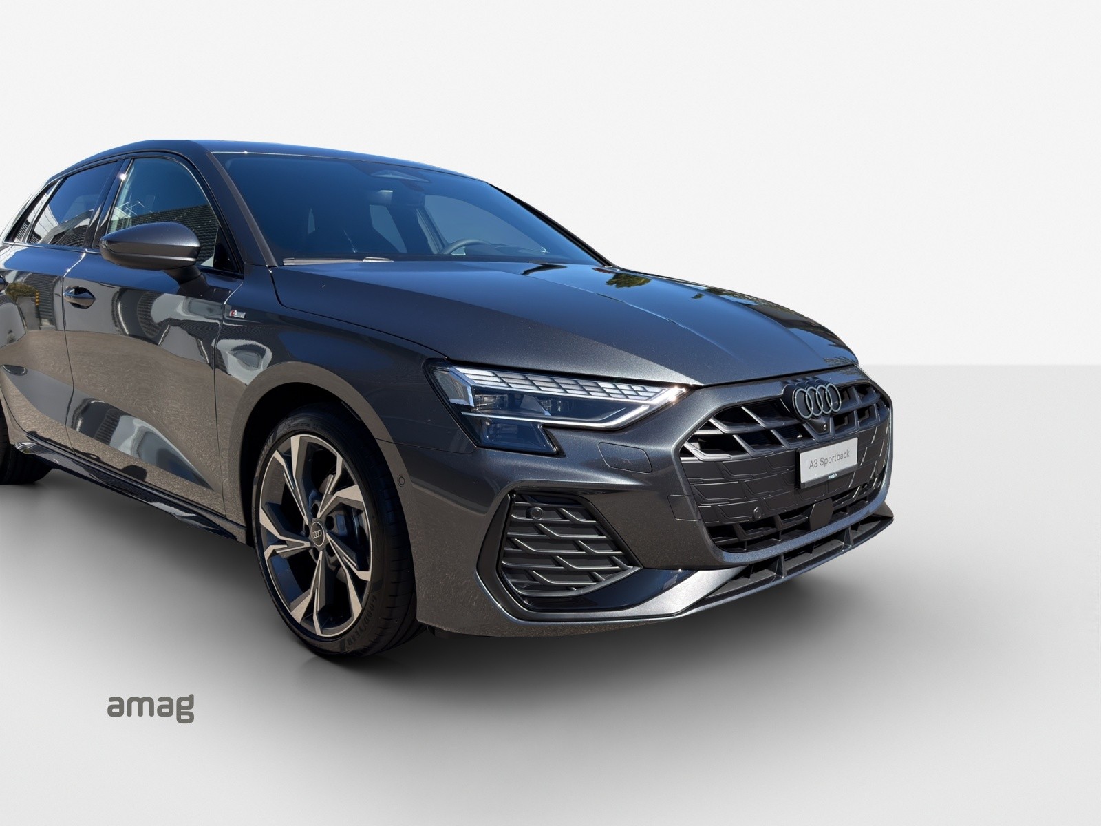 AUDI A3 Sportback TFSI 110 kW S line Attraction S tronic-image-13
