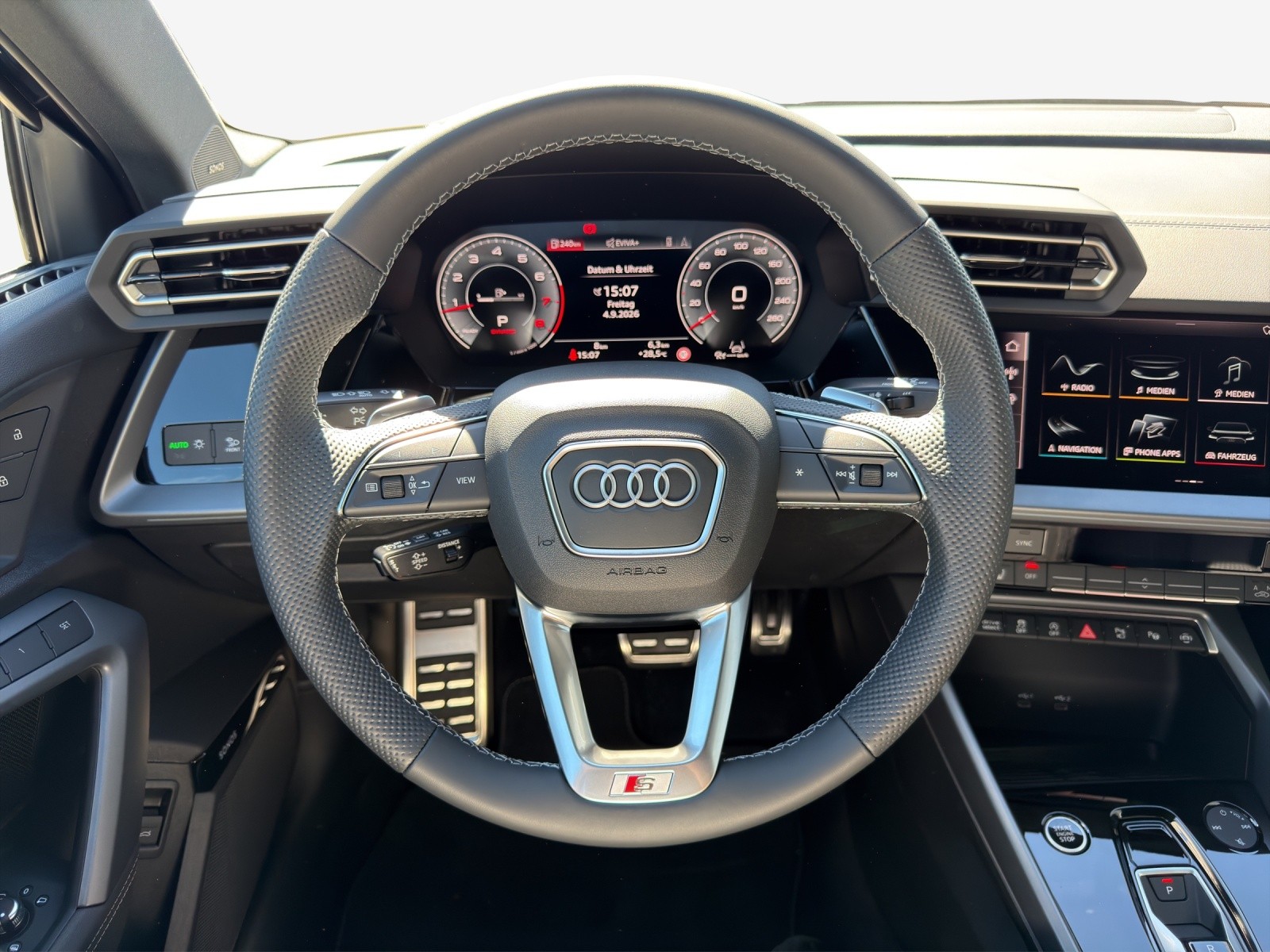 AUDI A3 Sportback TFSI 110 kW S line Attraction S tronic-image-8