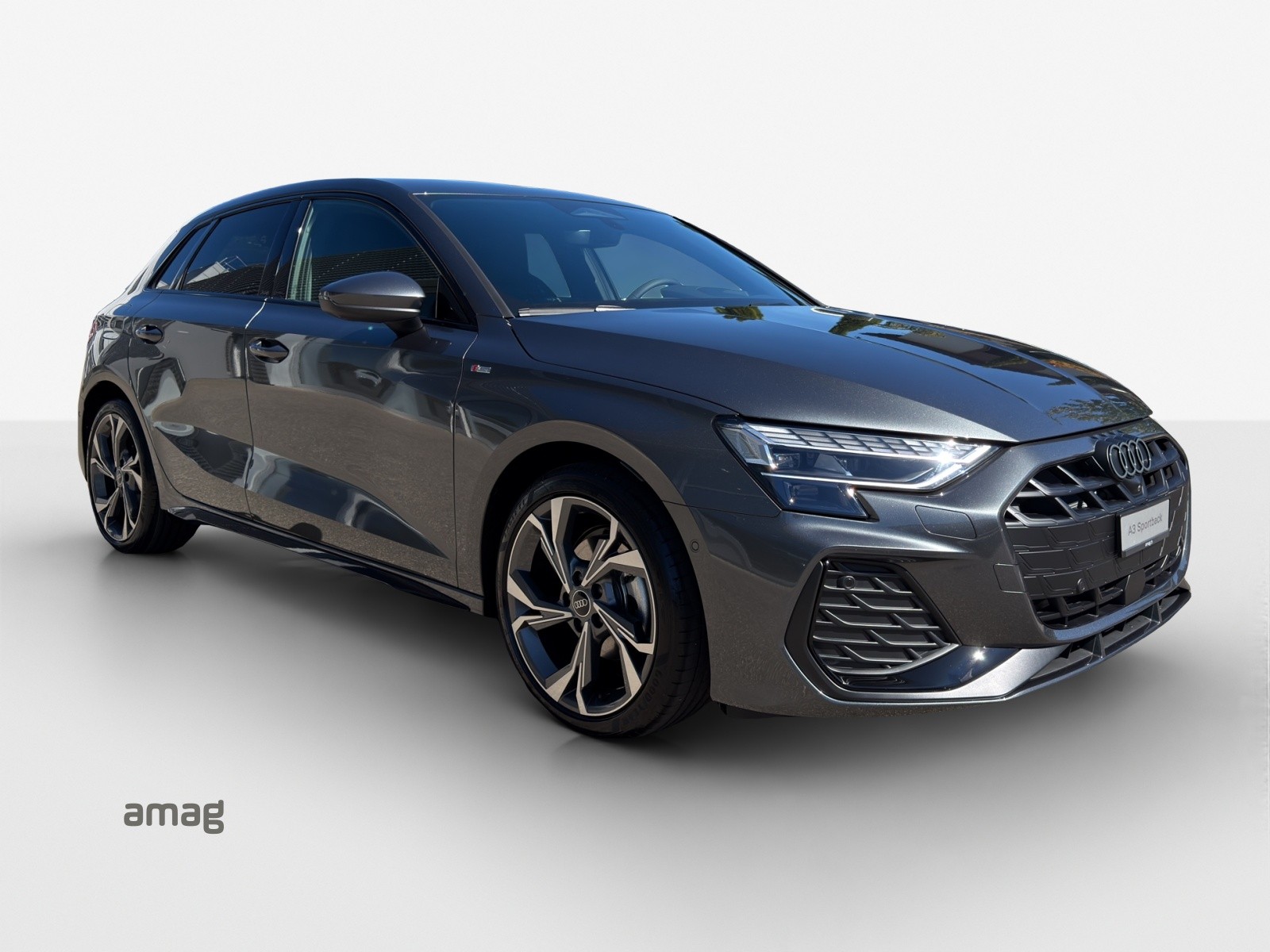AUDI A3 Sportback TFSI 110 kW S line Attraction S tronic-image-5