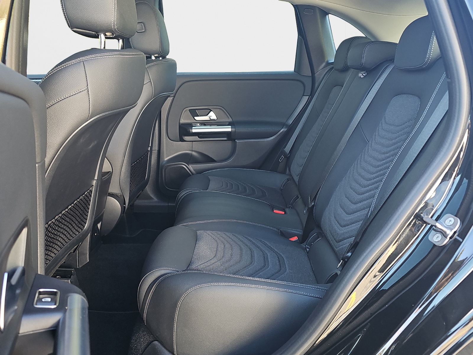 MERCEDES-BENZ B 200 7G-DCT-image-12
