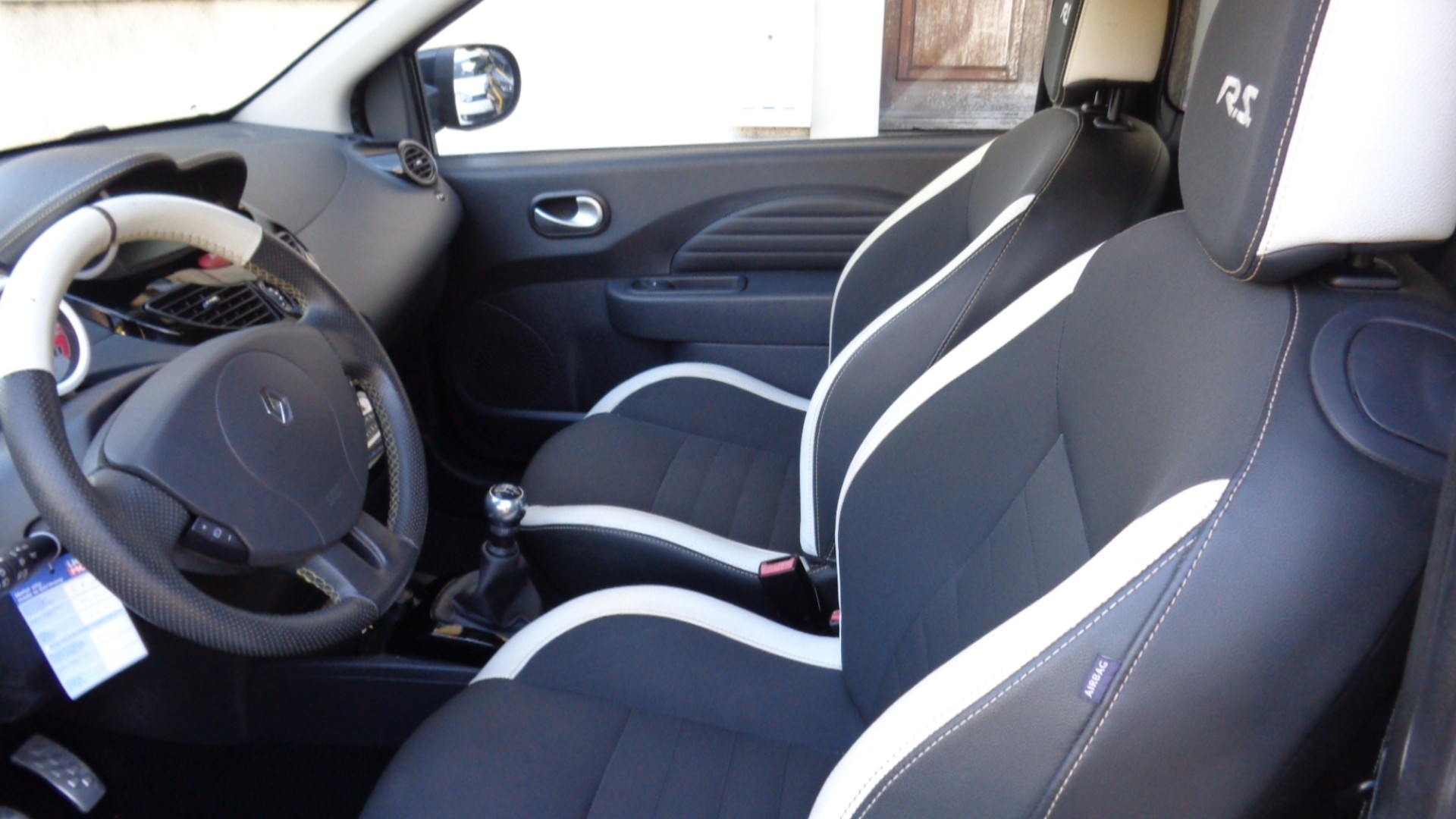 RENAULT Twingo 1.6 16V RS-image-3
