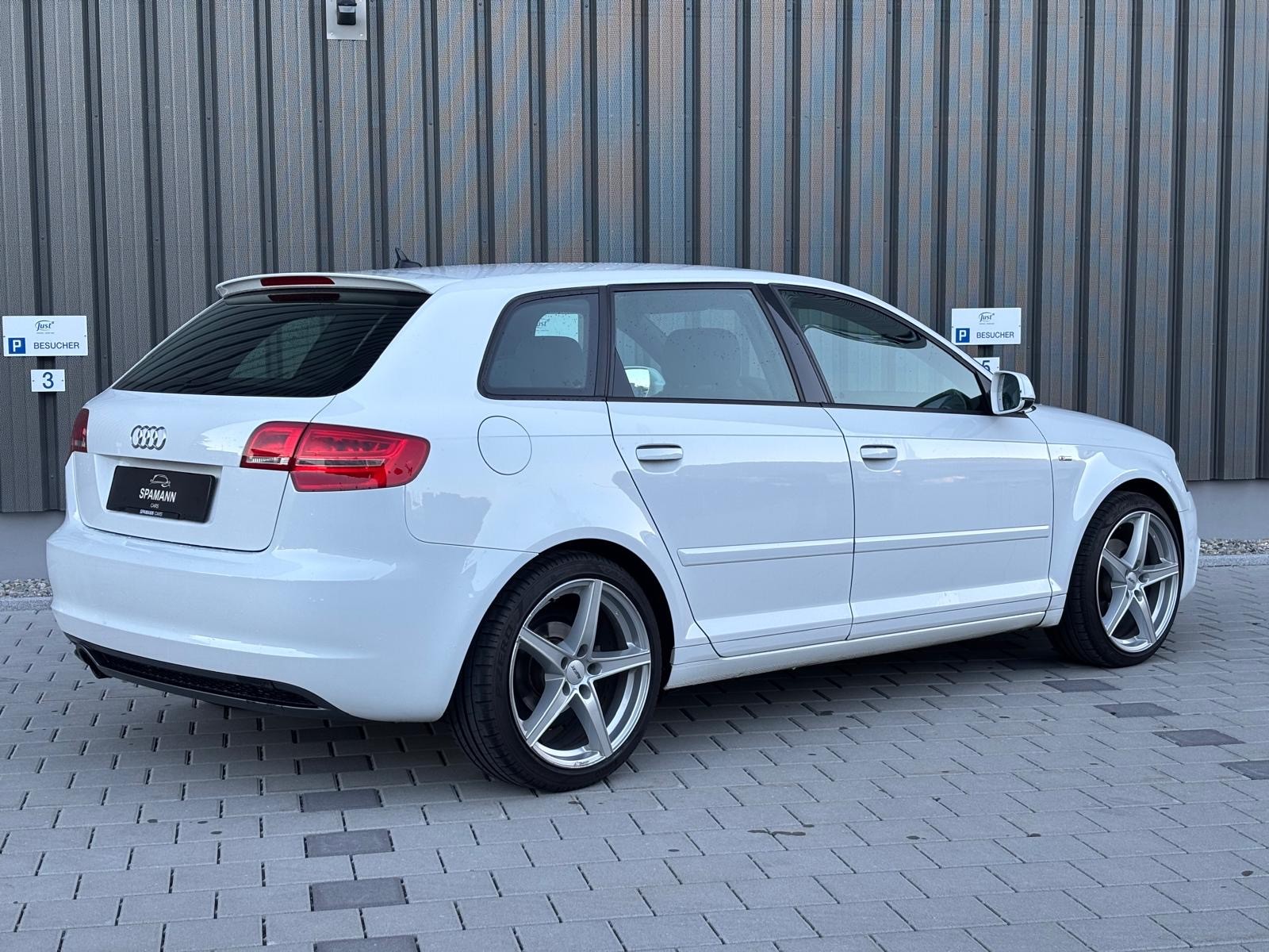 AUDI AUDI A3 Sportback 1.2 TFSI S line-image-7