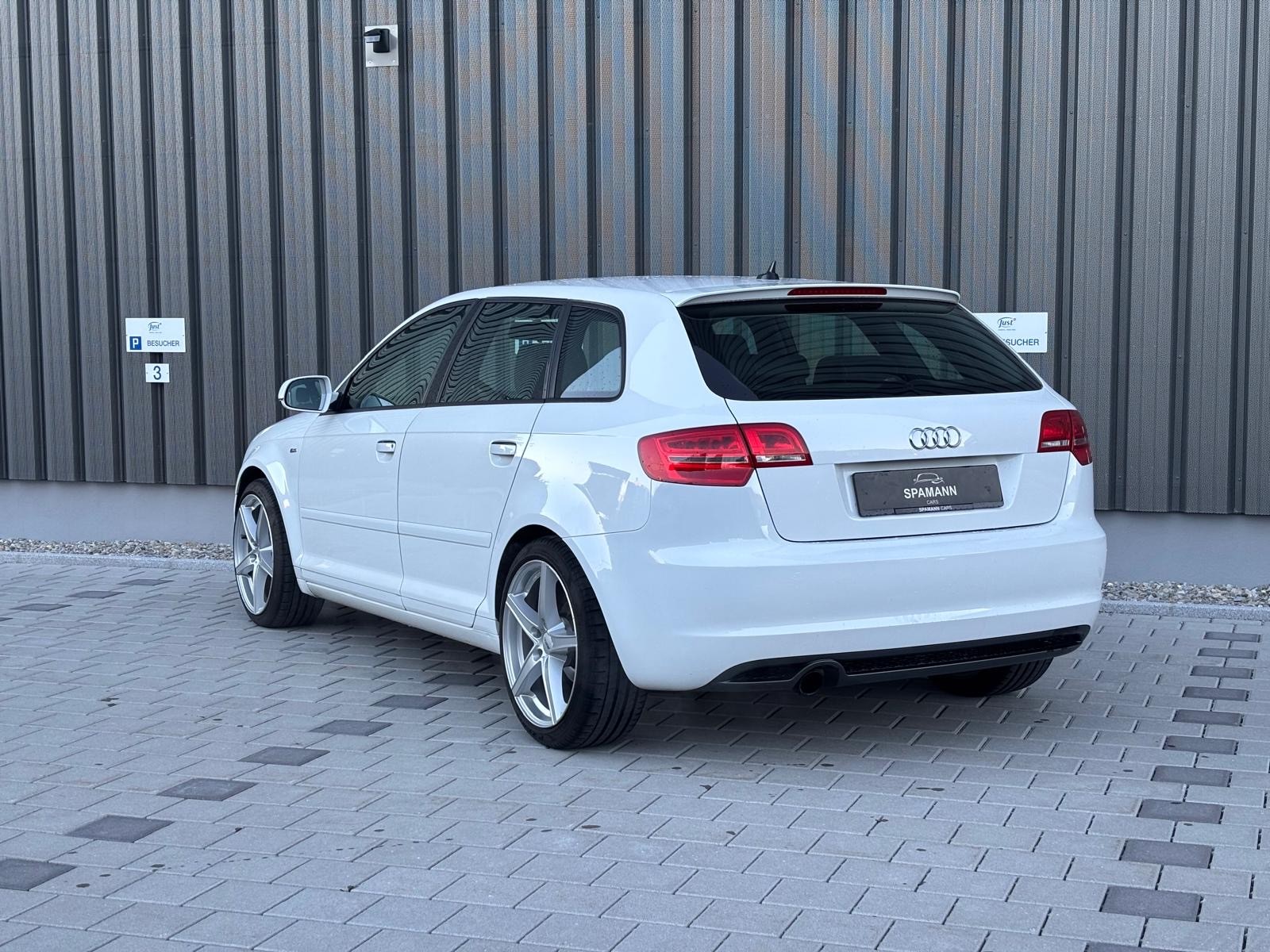 AUDI AUDI A3 Sportback 1.2 TFSI S line-image-5