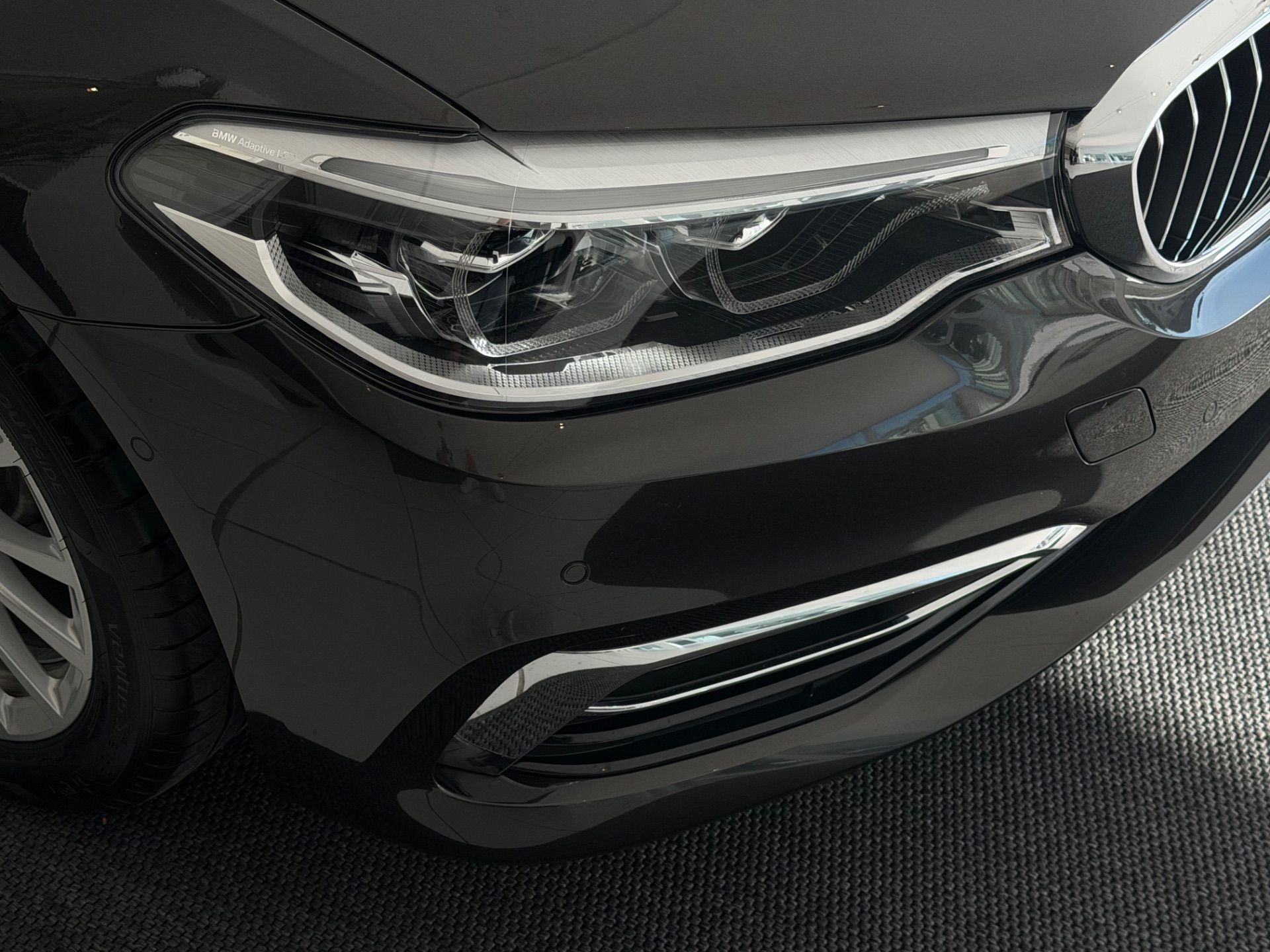 BMW 530 d xDrive Touring Luxury Line Steptronic **TOP Ausstattung**-image-26