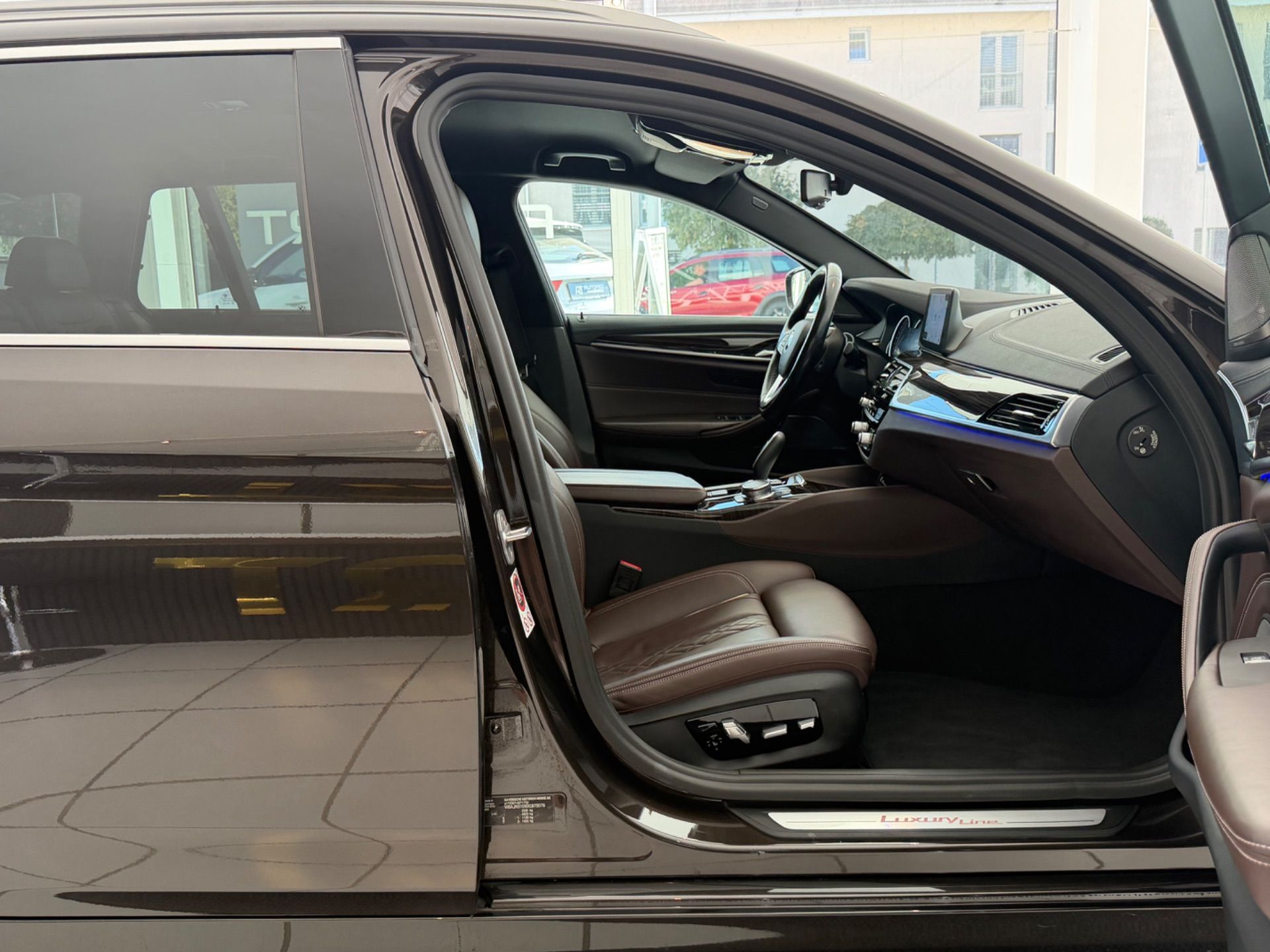 BMW 530 d xDrive Touring Luxury Line Steptronic **TOP Ausstattung**-image-20