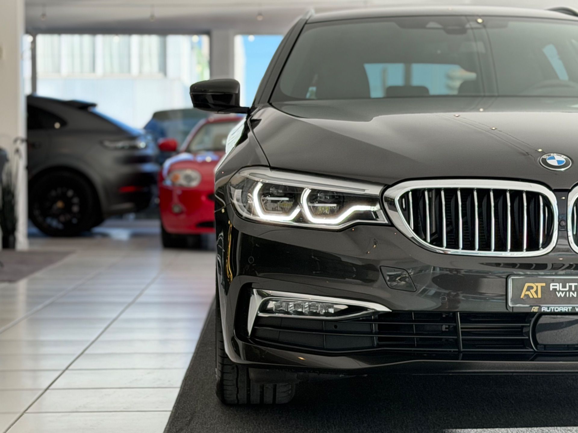 BMW 530 d xDrive Touring Luxury Line Steptronic **TOP Ausstattung**-image-27