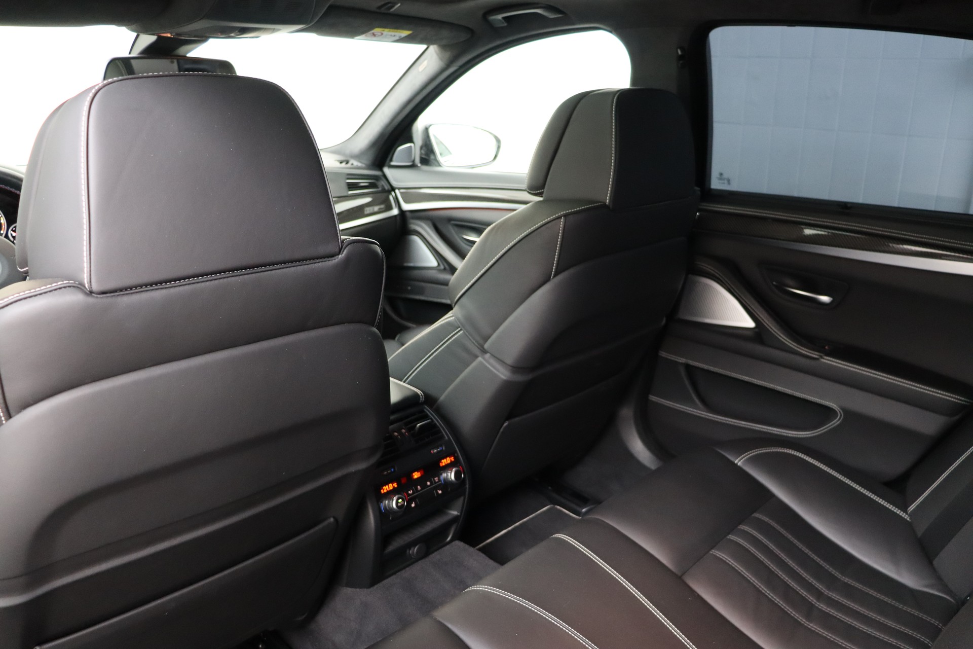 BMW M5 DRIVELOGIC COMPETITION EDITION * 1/200 * CARBON INTERIOR & EXTERIOR * VOLLLEDER * BANG & OLUFSEN *-image-15