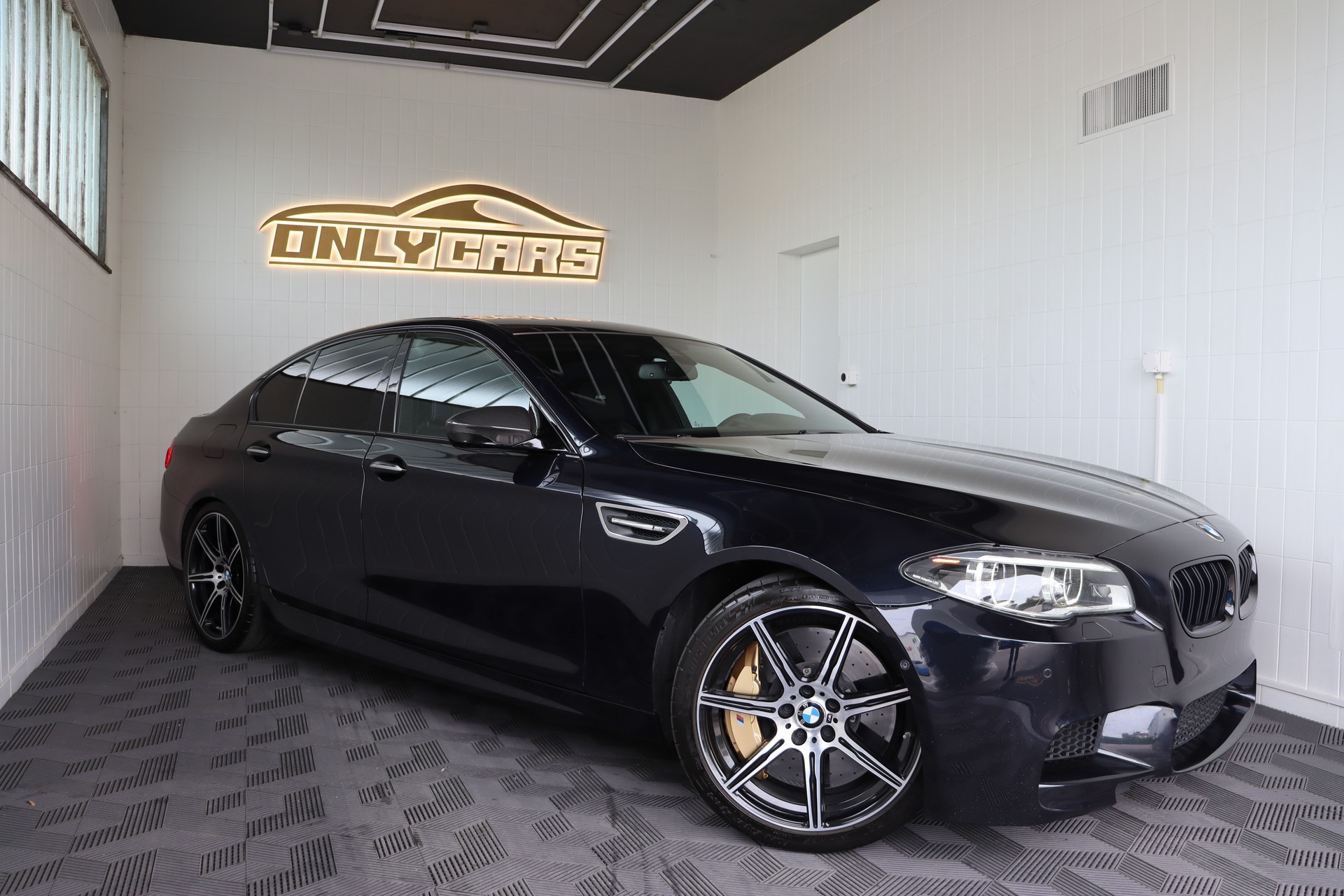 BMW M5 DRIVELOGIC COMPETITION EDITION * 1/200 * CARBON INTERIOR & EXTERIOR * VOLLLEDER * BANG & OLUFSEN *-image-2