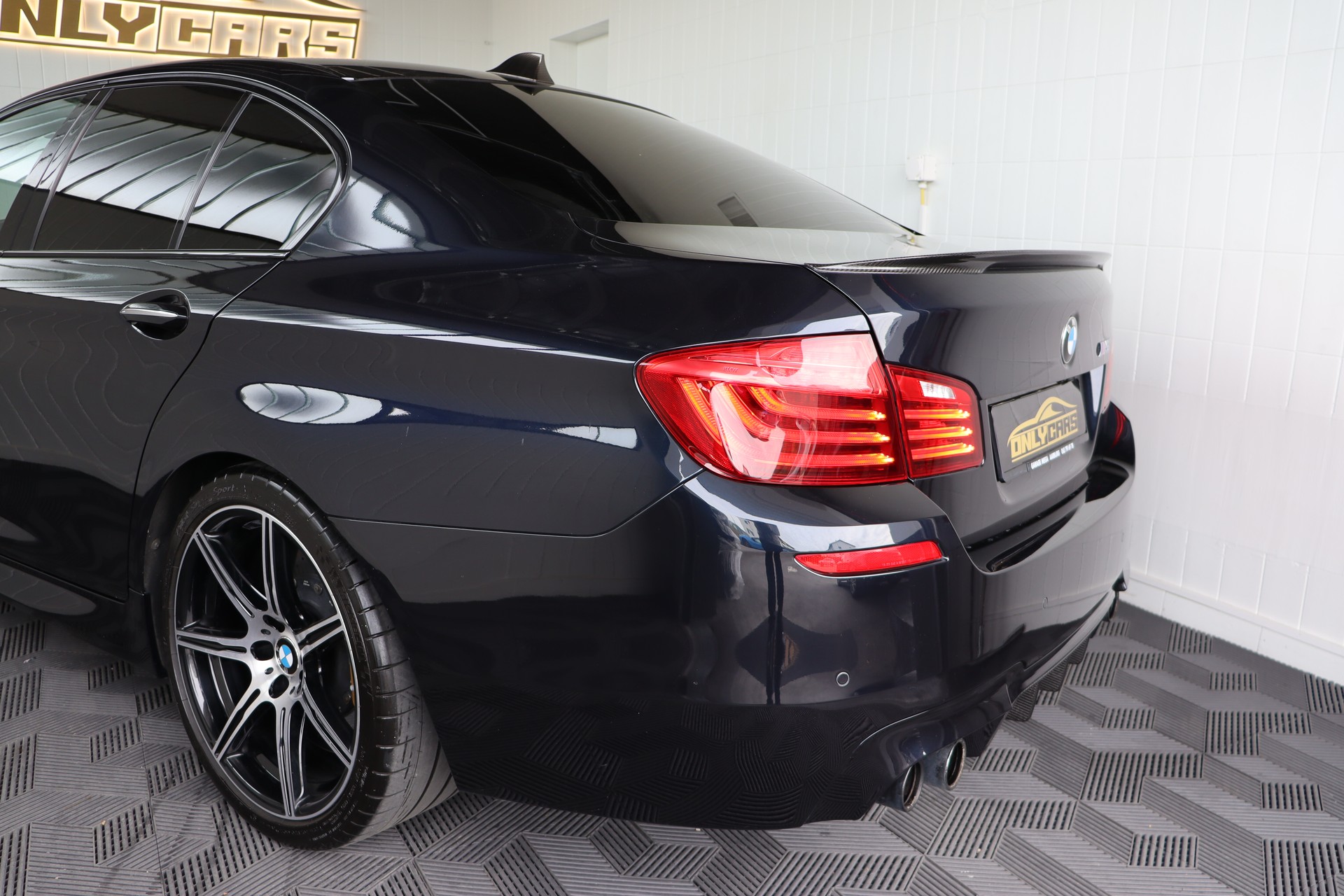 BMW M5 DRIVELOGIC COMPETITION EDITION * 1/200 * CARBON INTERIOR & EXTERIOR * VOLLLEDER * BANG & OLUFSEN *-image-7