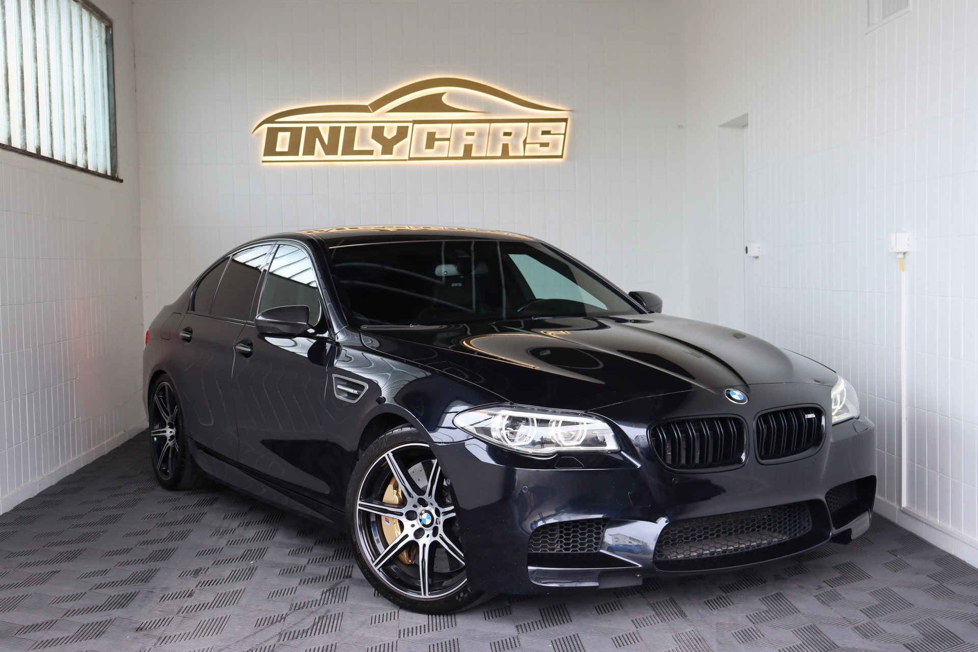 BMW M5 DRIVELOGIC COMPETITION EDITION * 1/200 * CARBON INTERIOR & EXTERIOR * VOLLLEDER * BANG & OLUFSEN *-image-0