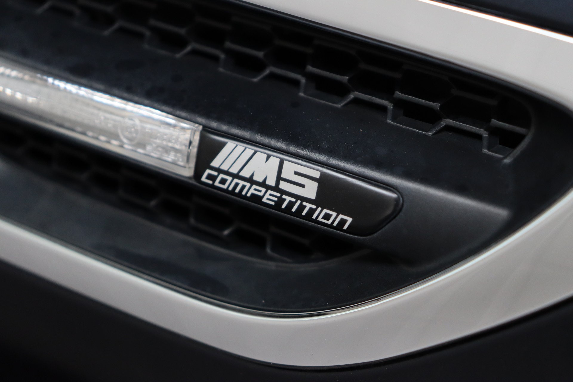 BMW M5 DRIVELOGIC COMPETITION EDITION * 1/200 * CARBON INTERIOR & EXTERIOR * VOLLLEDER * BANG & OLUFSEN *-image-10