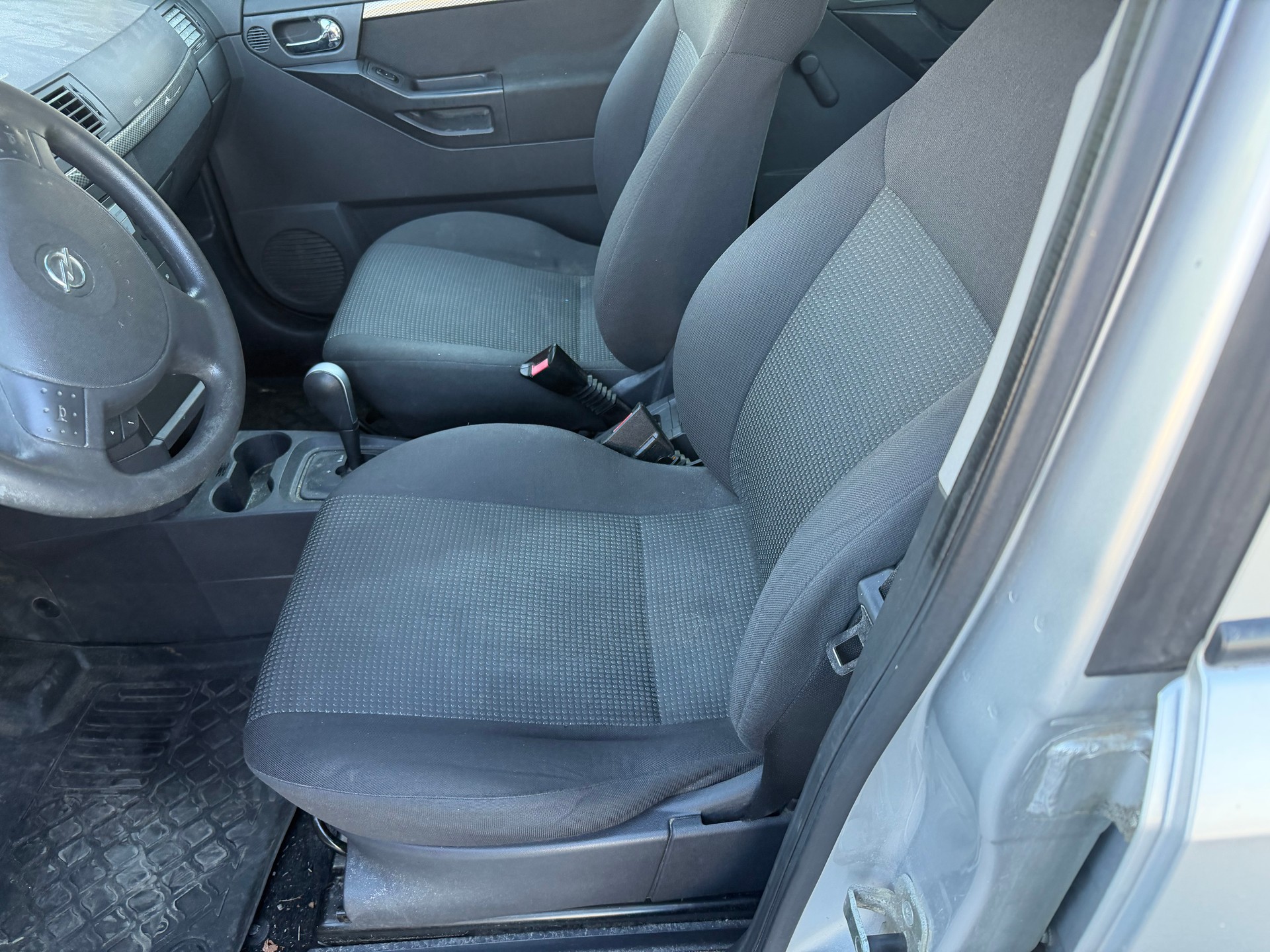 OPEL Meriva 1.8i 16V Cosmo-image-9