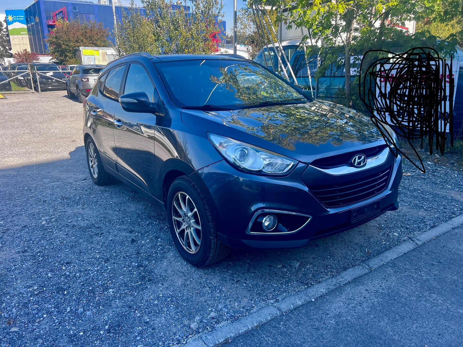 HYUNDAI iX 35 2.0 CRDi Premium 4WD Automatic-image-2